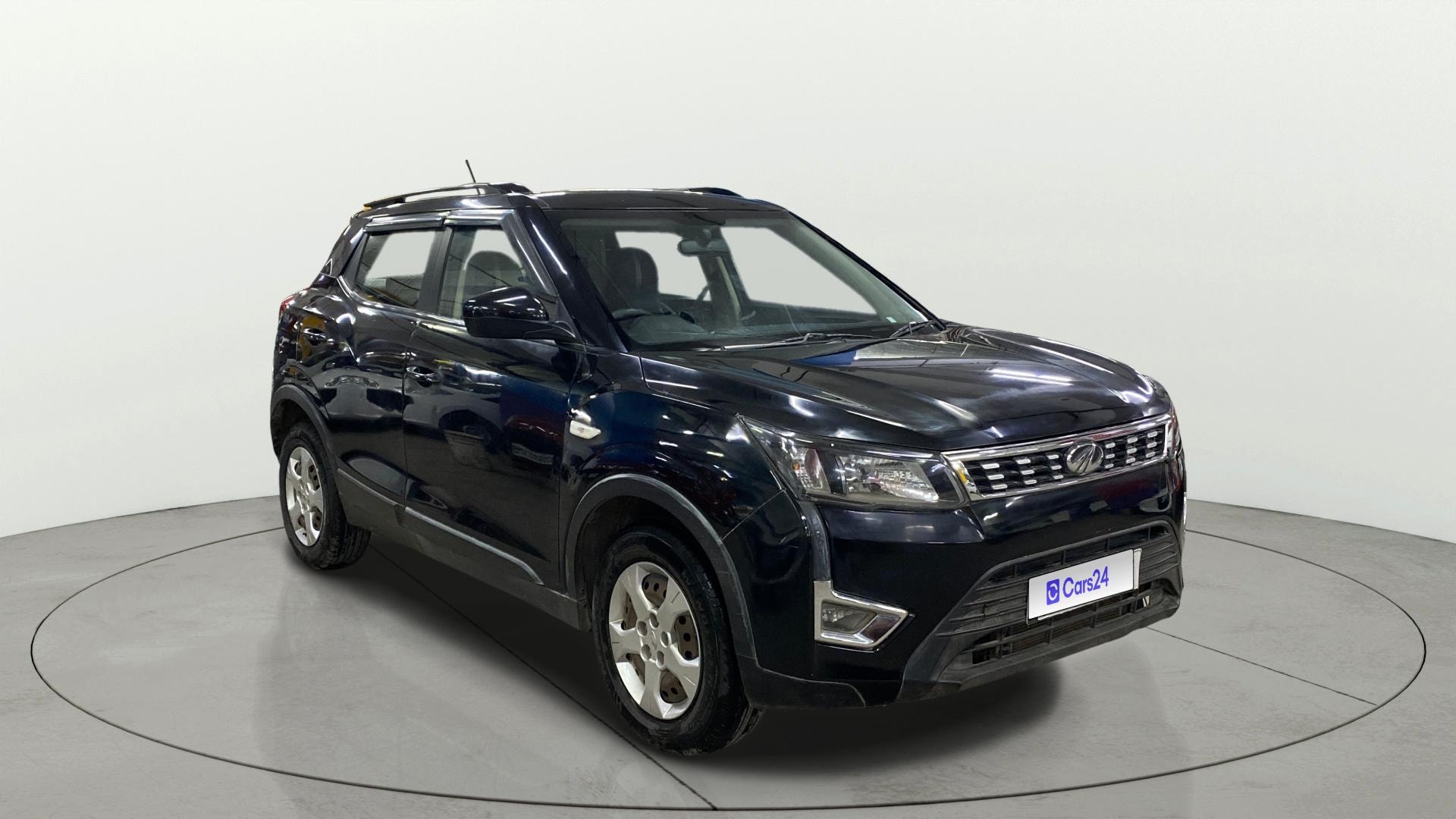 View 2020 Mahindra XUV300 W4 Petrol BS IV Image 21 Used 2020 Mahindra XUV300 W4 Petrol BS IV Image 21