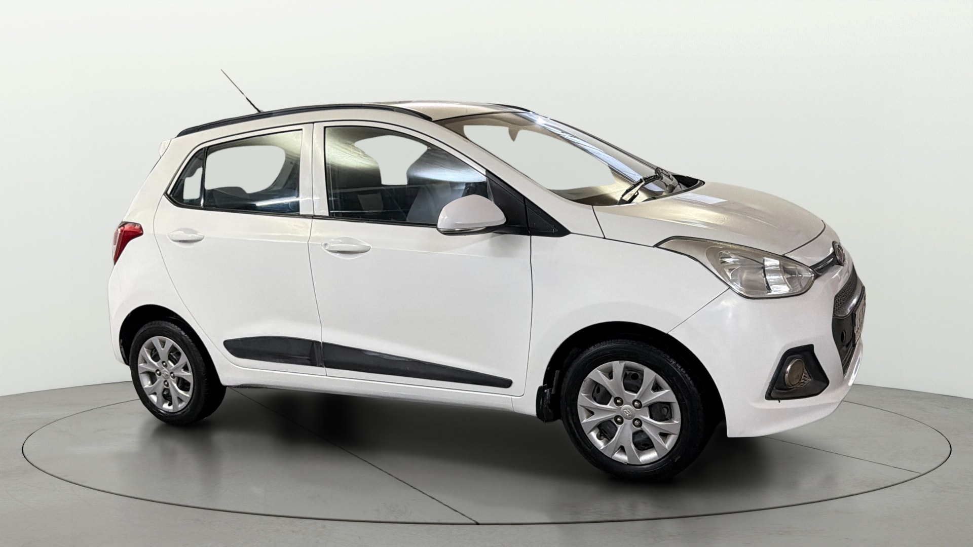 View 2016 Hyundai Grand i10 Sportz 1.2 Kappa Image 35 Used 2016 Hyundai Grand i10 Sportz 1.2 Kappa Image 35
