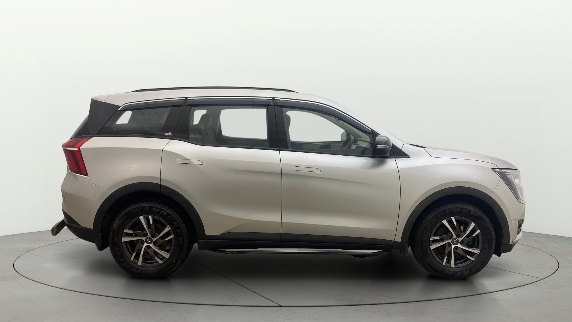 Used 2022 Mahindra XUV700 Used 2022 Mahindra XUV700