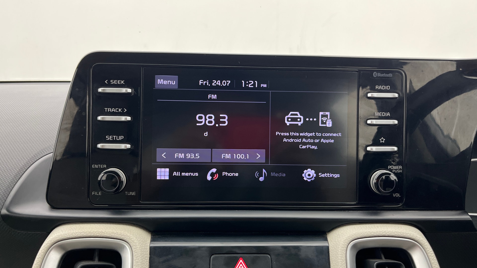 View 2022 Kia Sonet HTX Diesel Image 32 Used 2022 Kia Sonet HTX Diesel Image 32