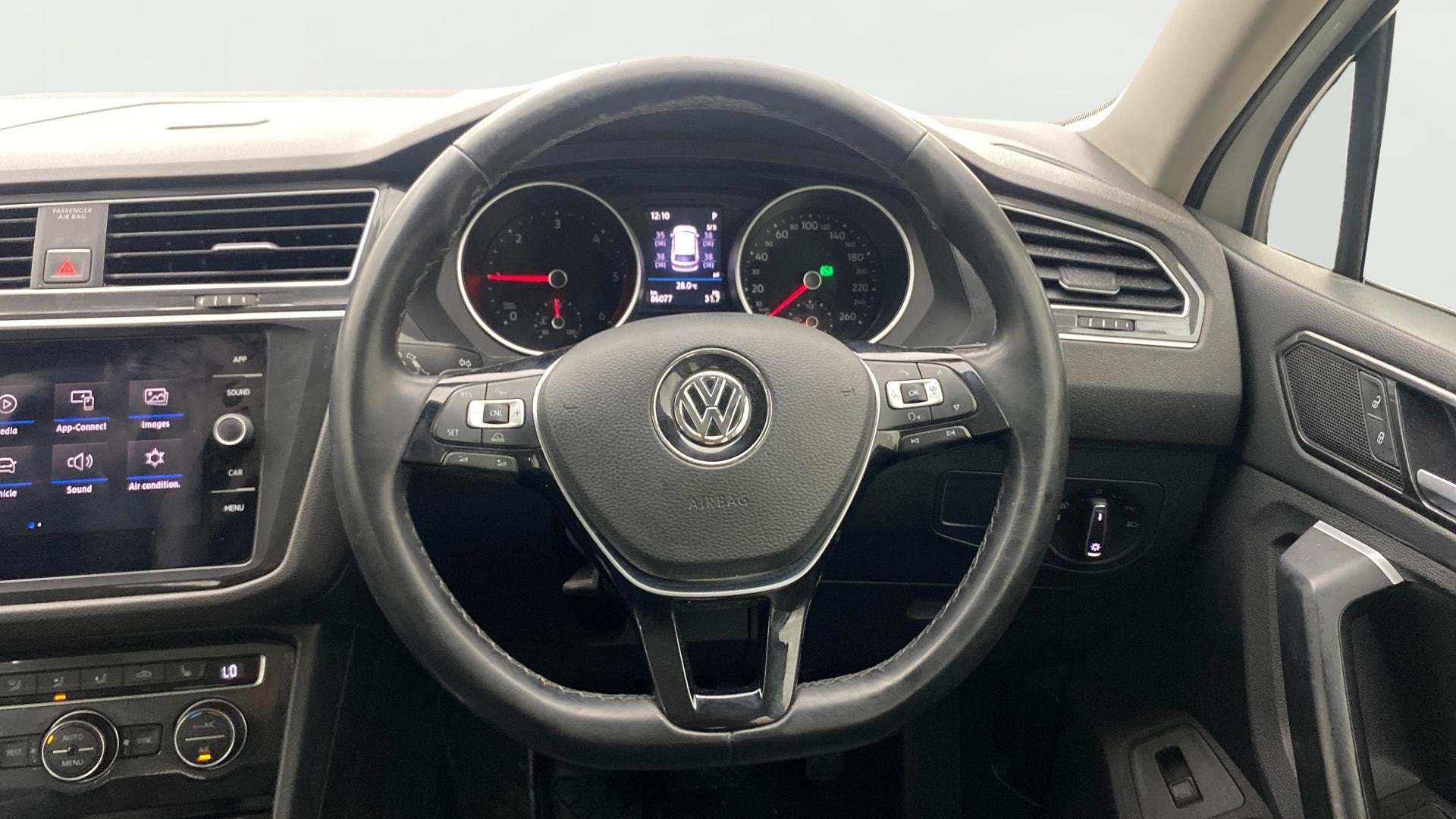 View 2018 Volkswagen Tiguan DSG 4MOTION Comfortline Image 20 Used 2018 Volkswagen Tiguan DSG 4MOTION Comfortline Image 20