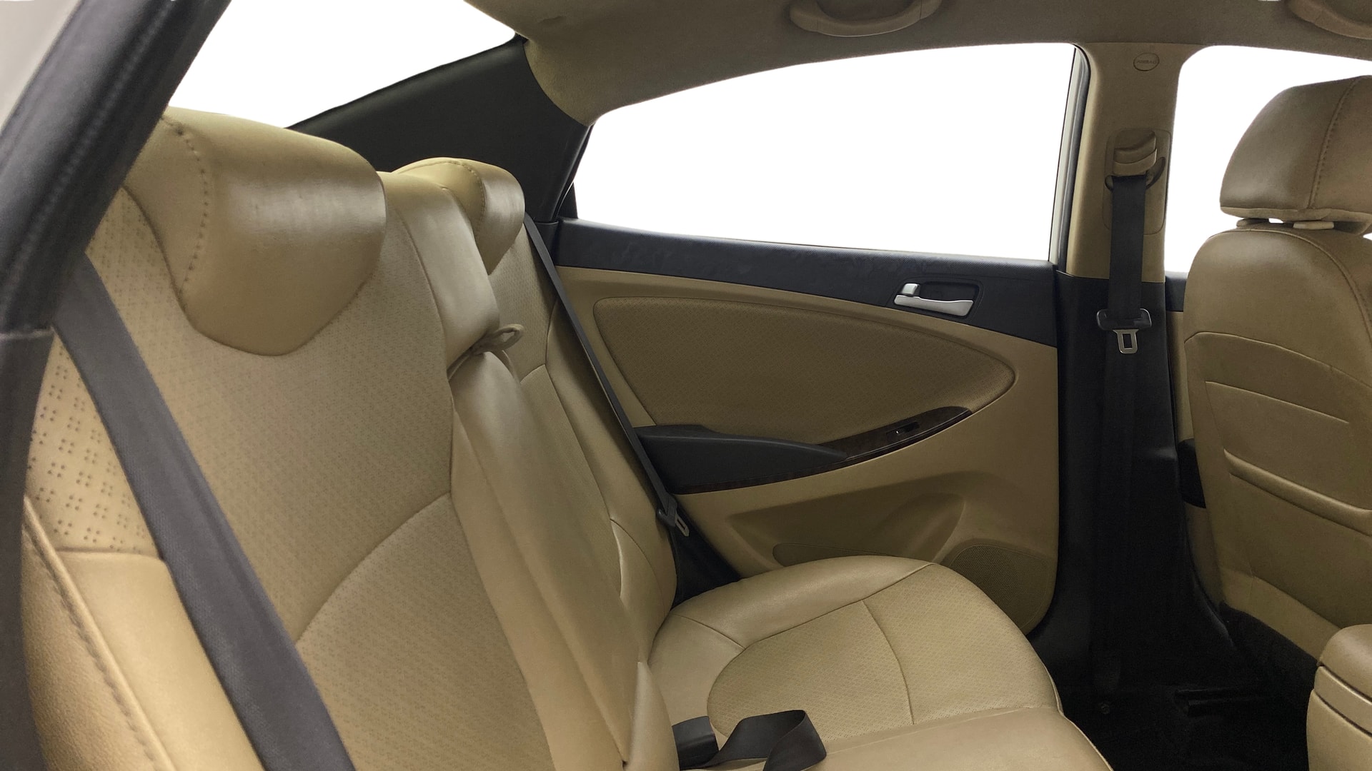 View 2015 Hyundai Fluidic Verna 1.4 CRDI Base Image 30 Used 2015 Hyundai Fluidic Verna 1.4 CRDI Base Image 30