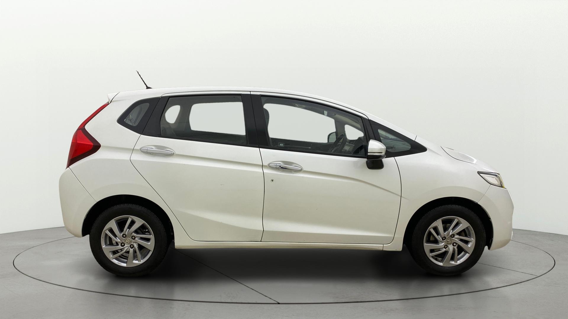 View 2019 Honda Jazz E MT Diesel Image 28 Used 2019 Honda Jazz E MT Diesel Image 28