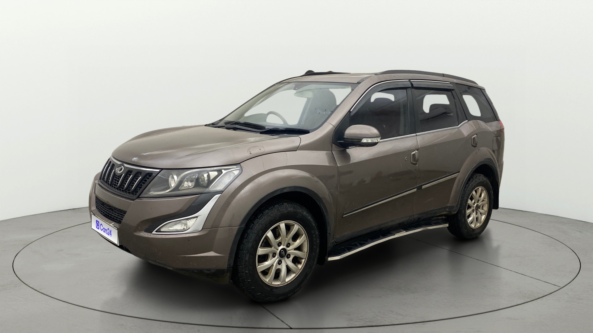 View 2018 Mahindra XUV500 W10 FWD AT Image 23 Used 2018 Mahindra XUV500 W10 FWD AT Image 23
