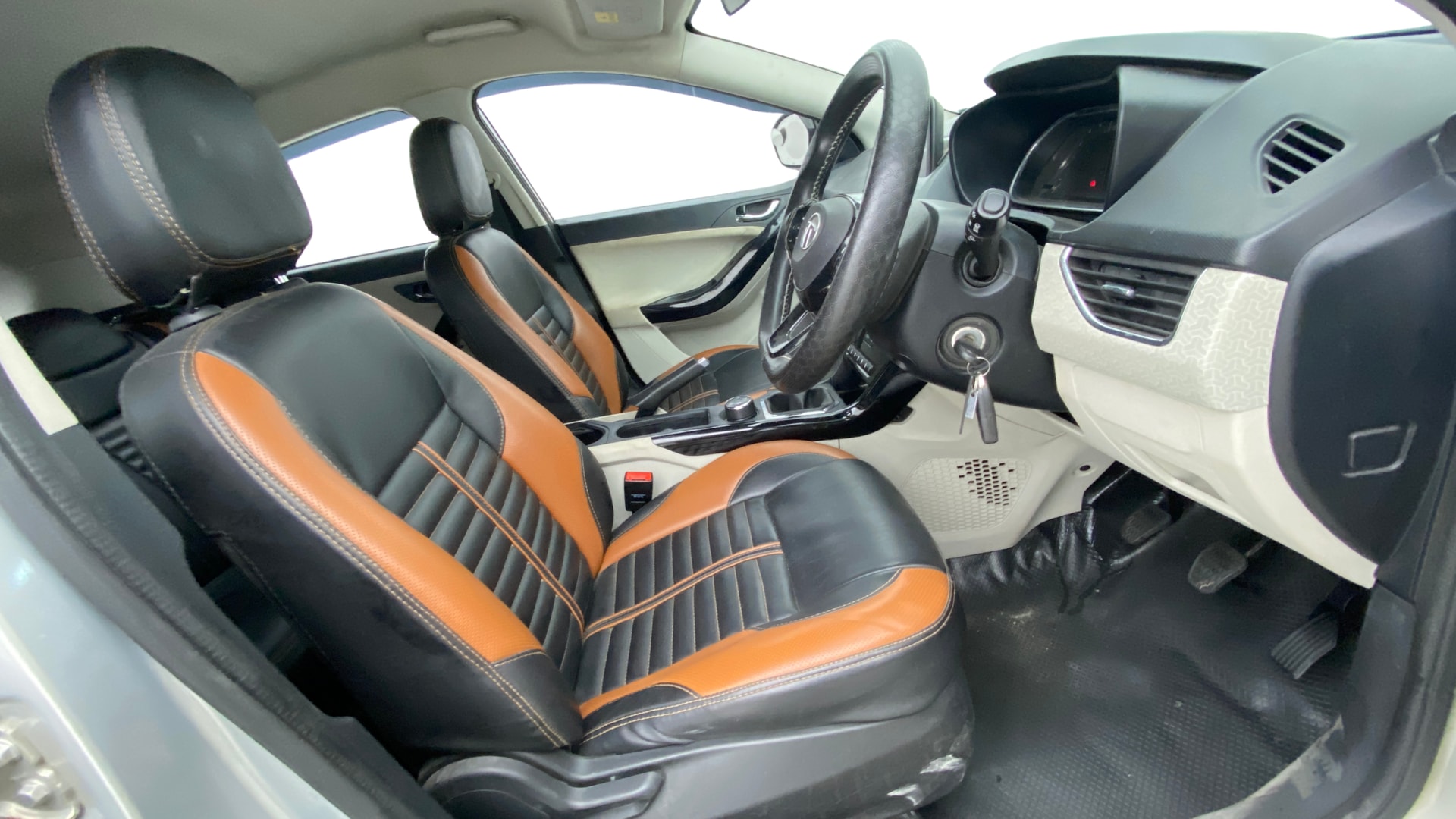 View 2020 Tata Nexon Revotron XZ Image 26 Used 2020 Tata Nexon Revotron XZ Image 26