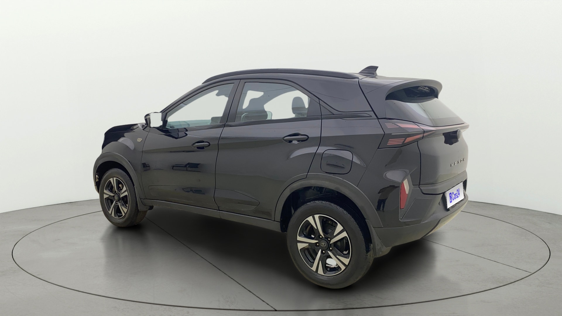 View 2025 Tata Nexon Revotron XE Image 2 Used 2025 Tata Nexon Revotron XE Image 2