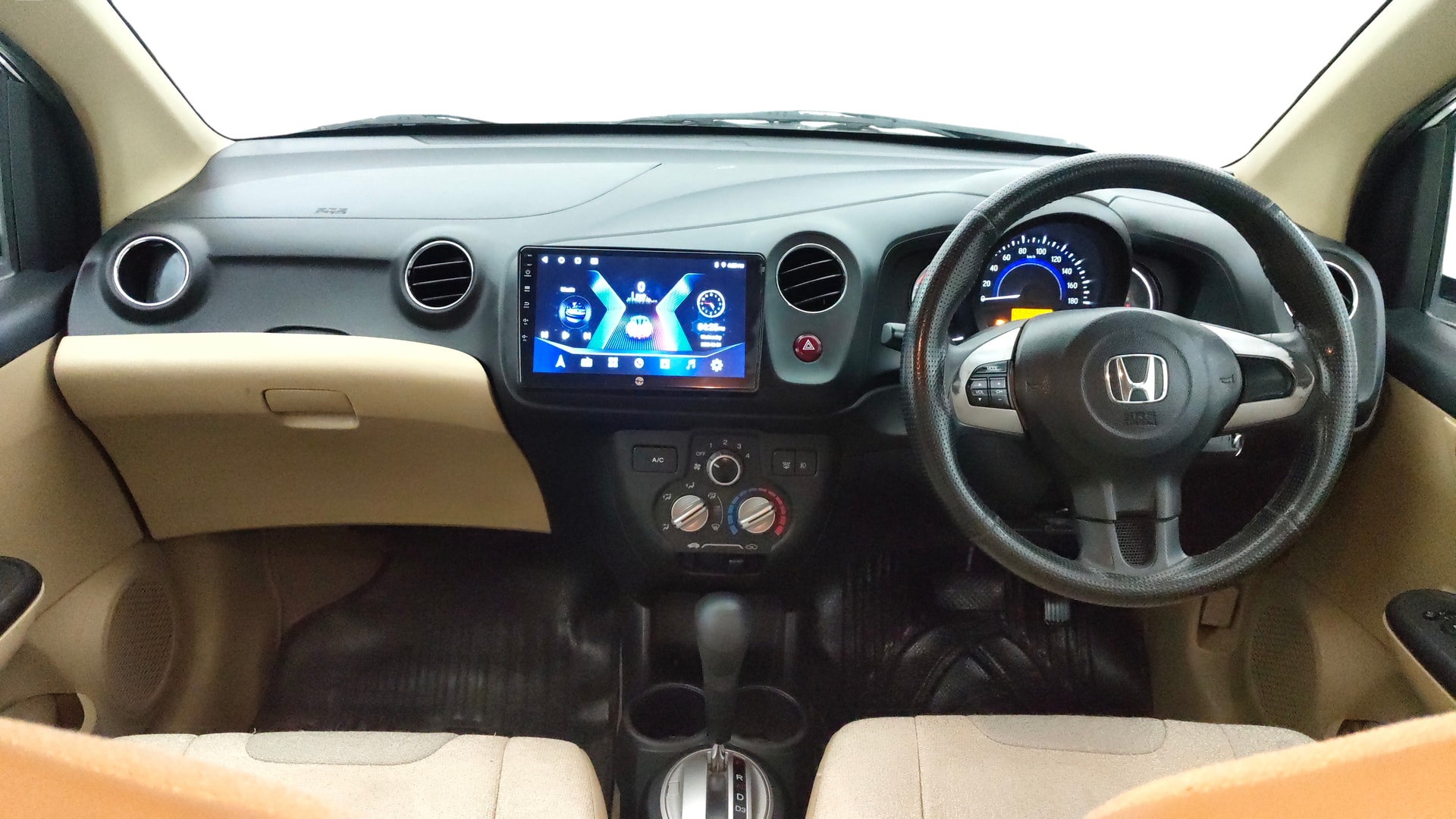 View 2016 Honda Brio VX AT Petrol Image 15 Used 2016 Honda Brio VX AT Petrol Image 15