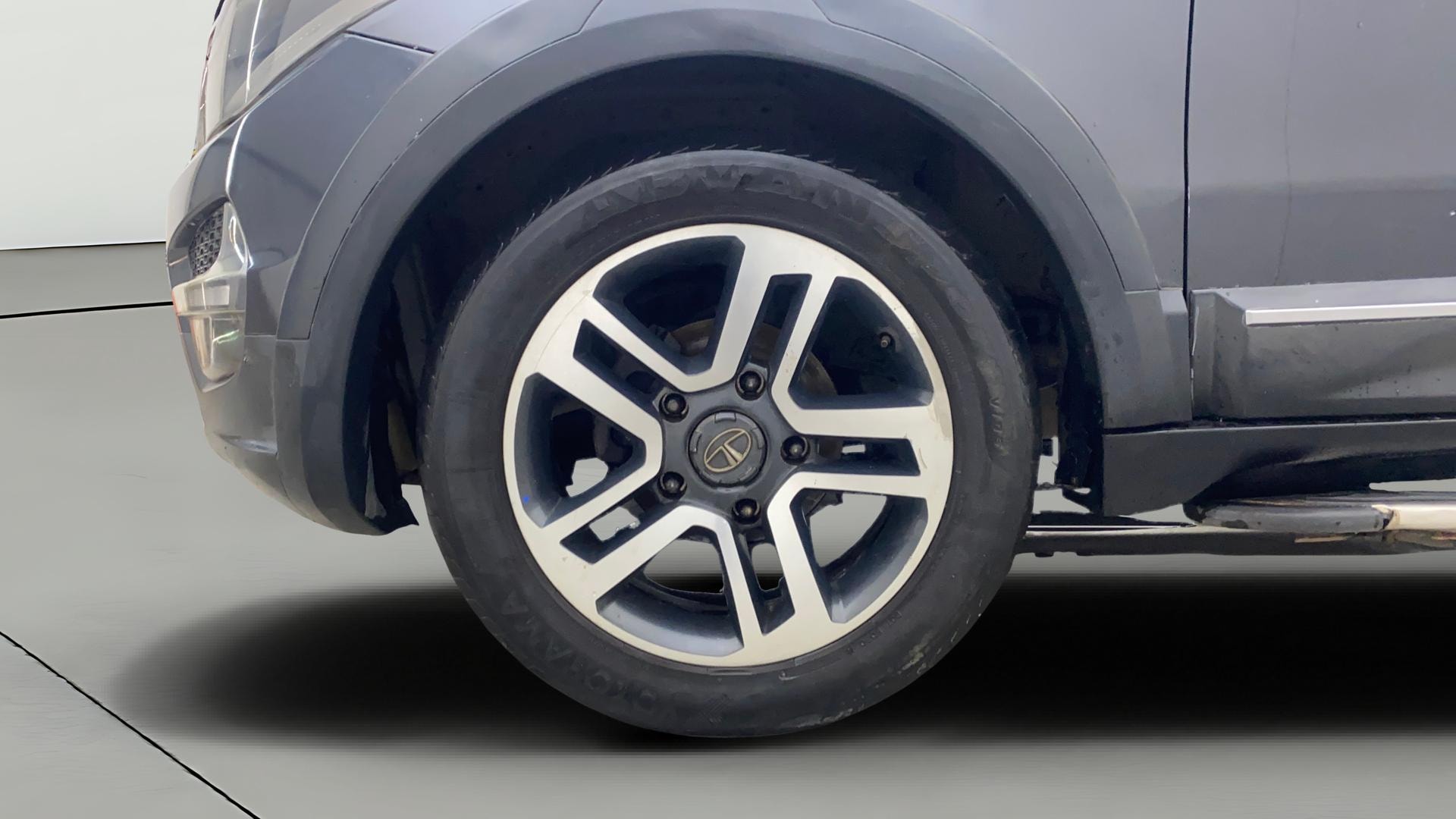 View 2018 Tata Hexa XTA 4X2 Image 36 Used 2018 Tata Hexa XTA 4X2 Image 36