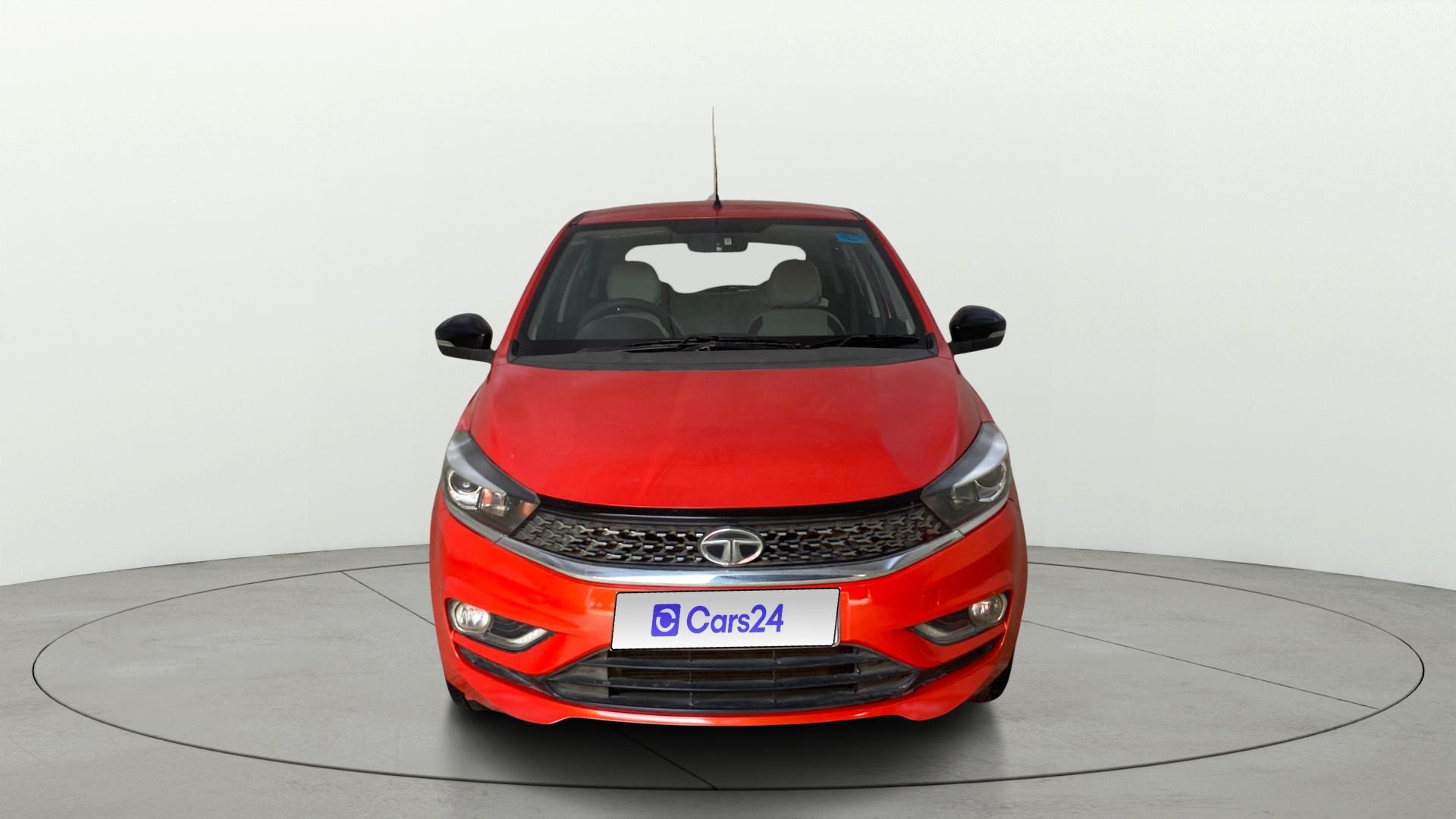 View 2022 Tata Tiago Revotorq XB Image 1 Used 2022 Tata Tiago Revotorq XB Image 1