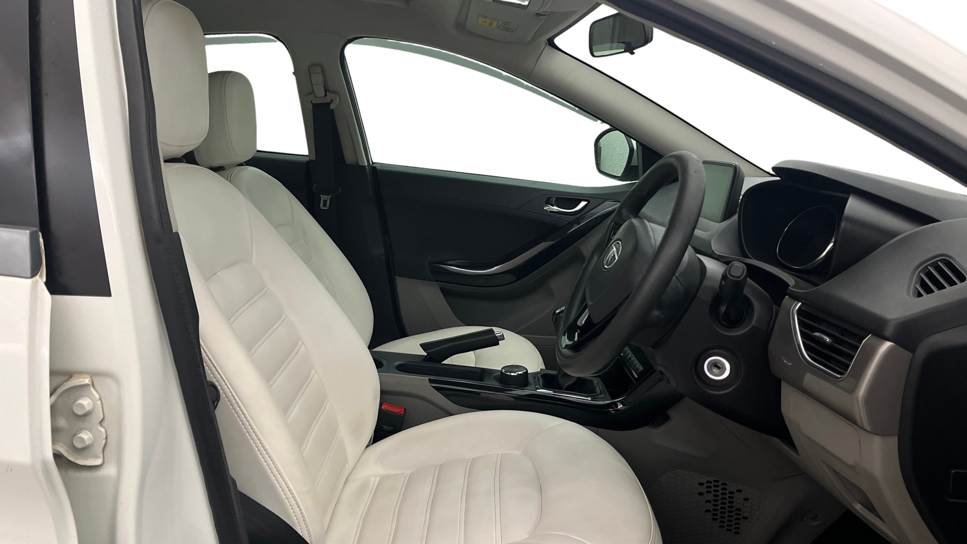 View 2019 Tata Nexon Revotorq XT Image 26 Used 2019 Tata Nexon Revotorq XT Image 26