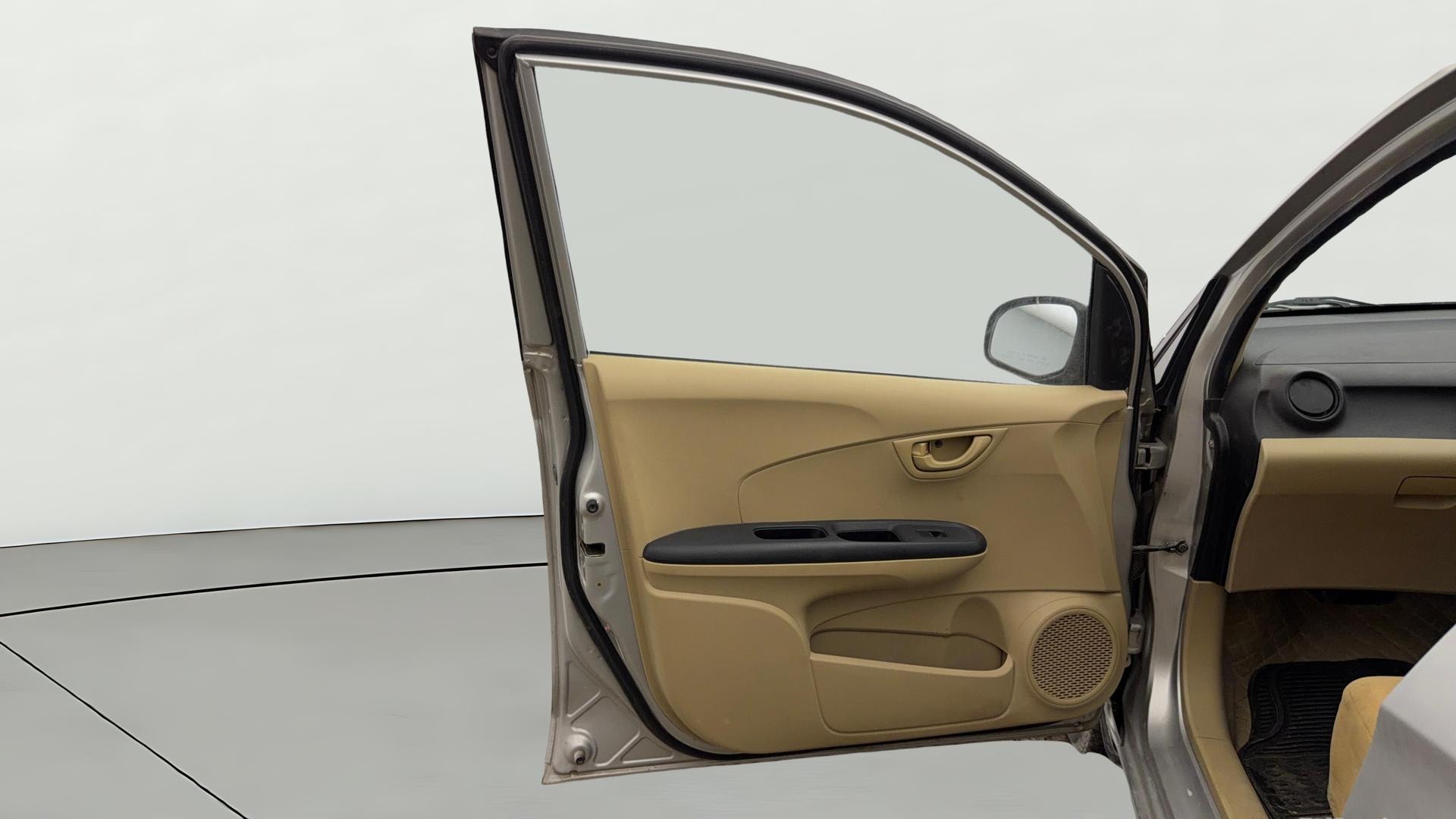 View 2014 Honda Amaze E MT Petrol BS IV Image 30 Used 2014 Honda Amaze E MT Petrol BS IV Image 30