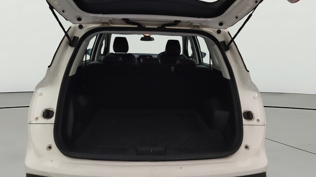 View MG Hector Image 37 Used MG Hector Image 37
