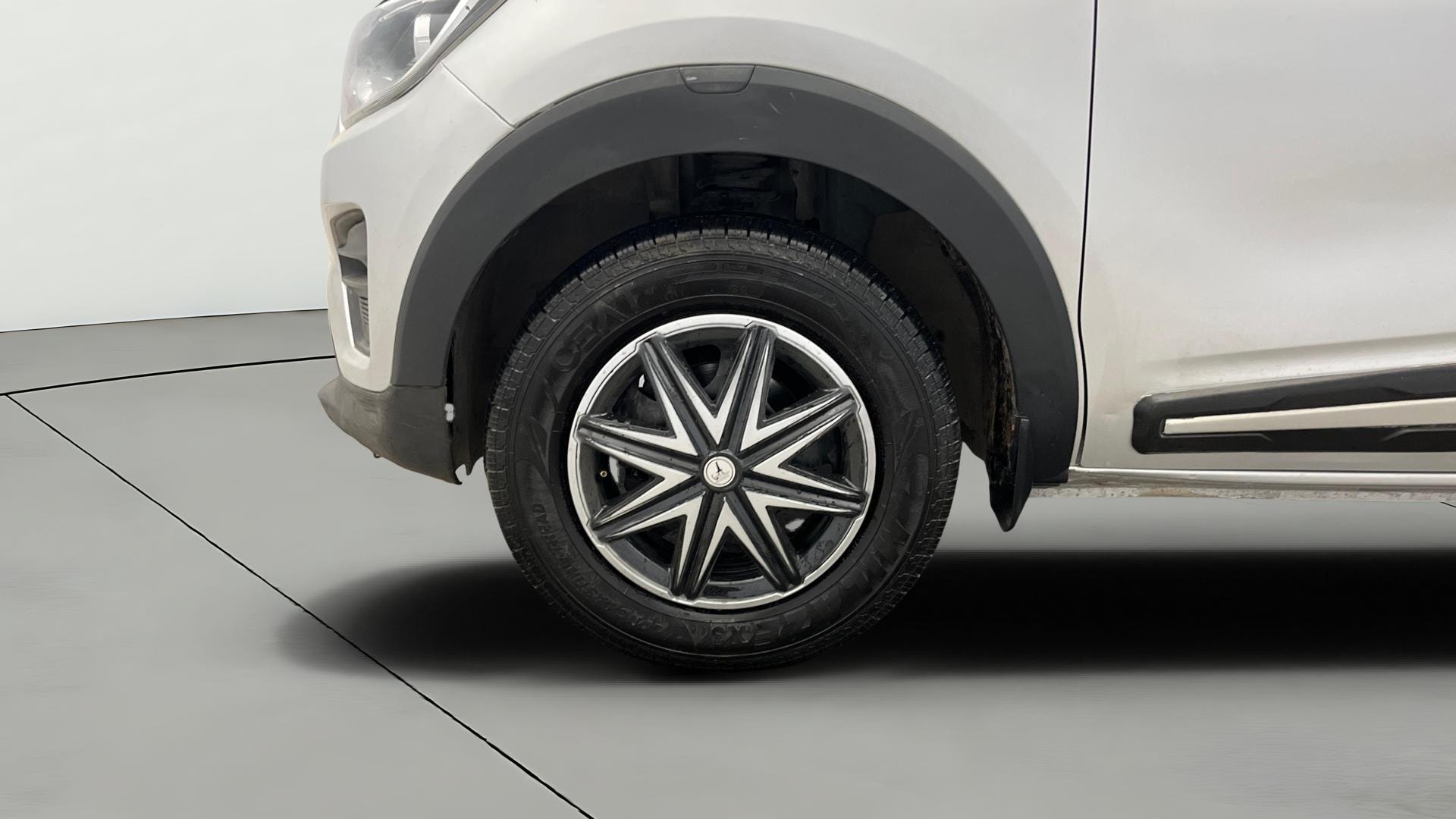 View 2022 Renault Triber RXT Image 34 Used 2022 Renault Triber RXT Image 34