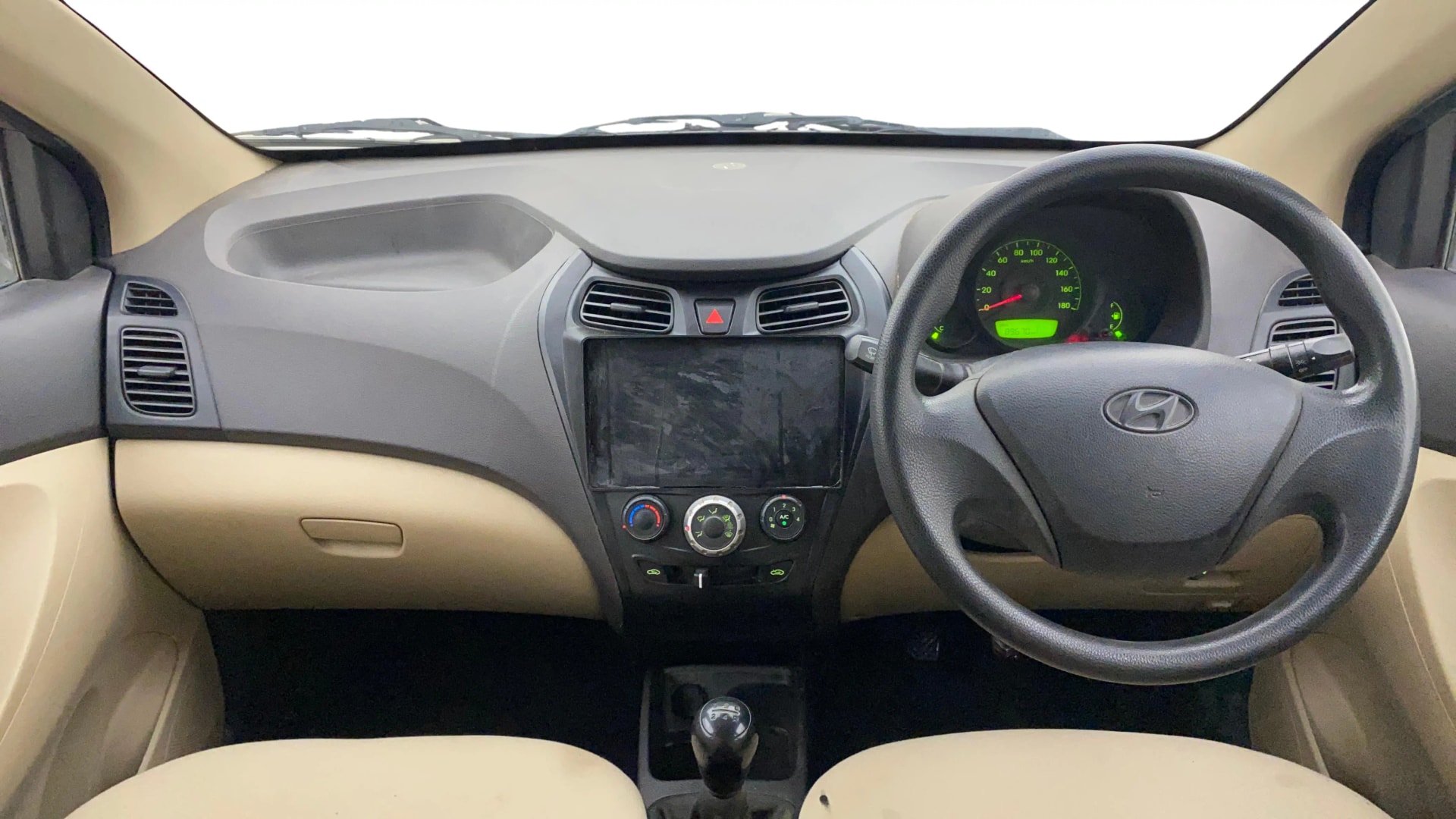 View 2013 Hyundai EON Era Plus Image 15 Used 2013 Hyundai EON Era Plus Image 15