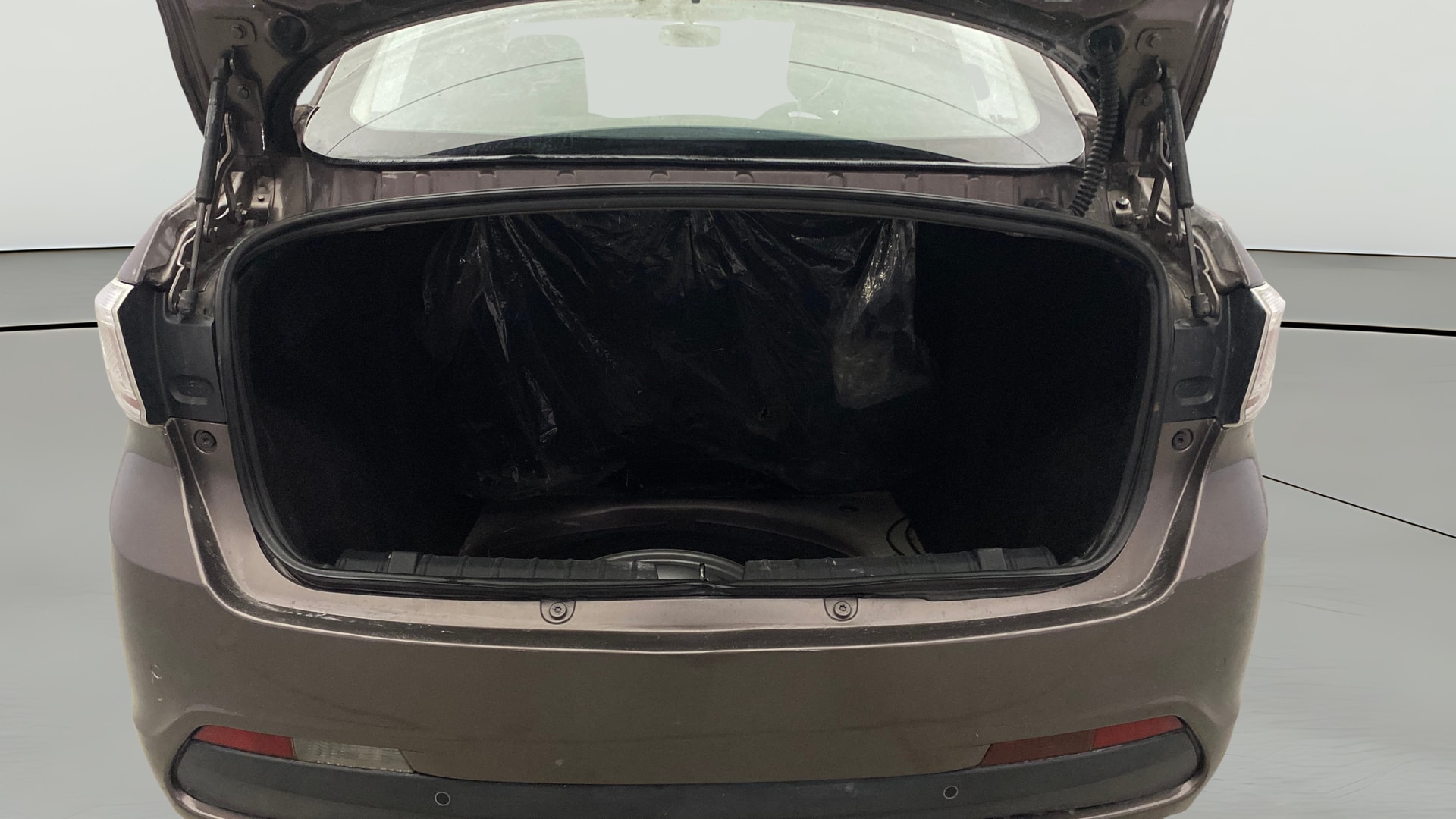 View 2020 Tata Tigor XE Diesel Image 36 Used 2020 Tata Tigor XE Diesel Image 36