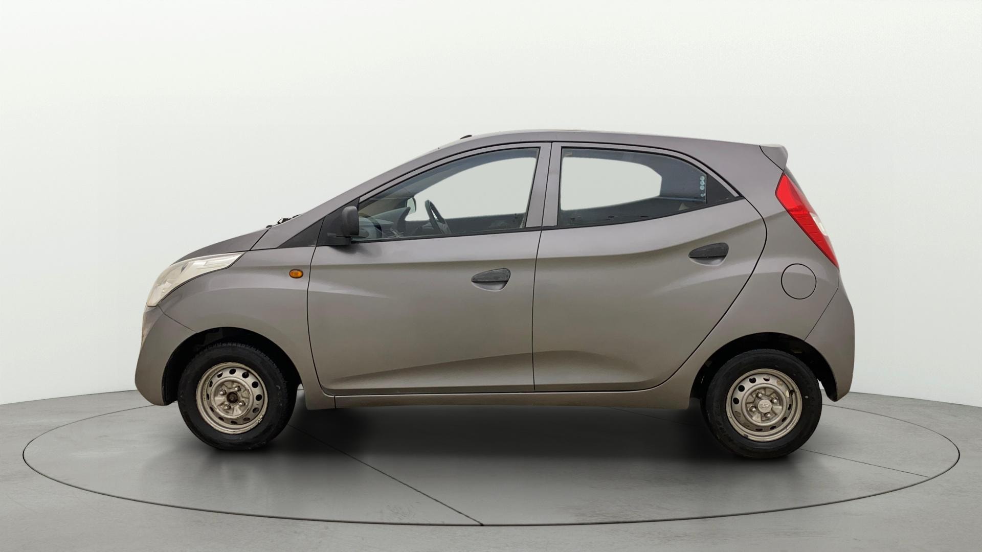 View 2013 Hyundai EON Era Plus Image 5 Used 2013 Hyundai EON Era Plus Image 5