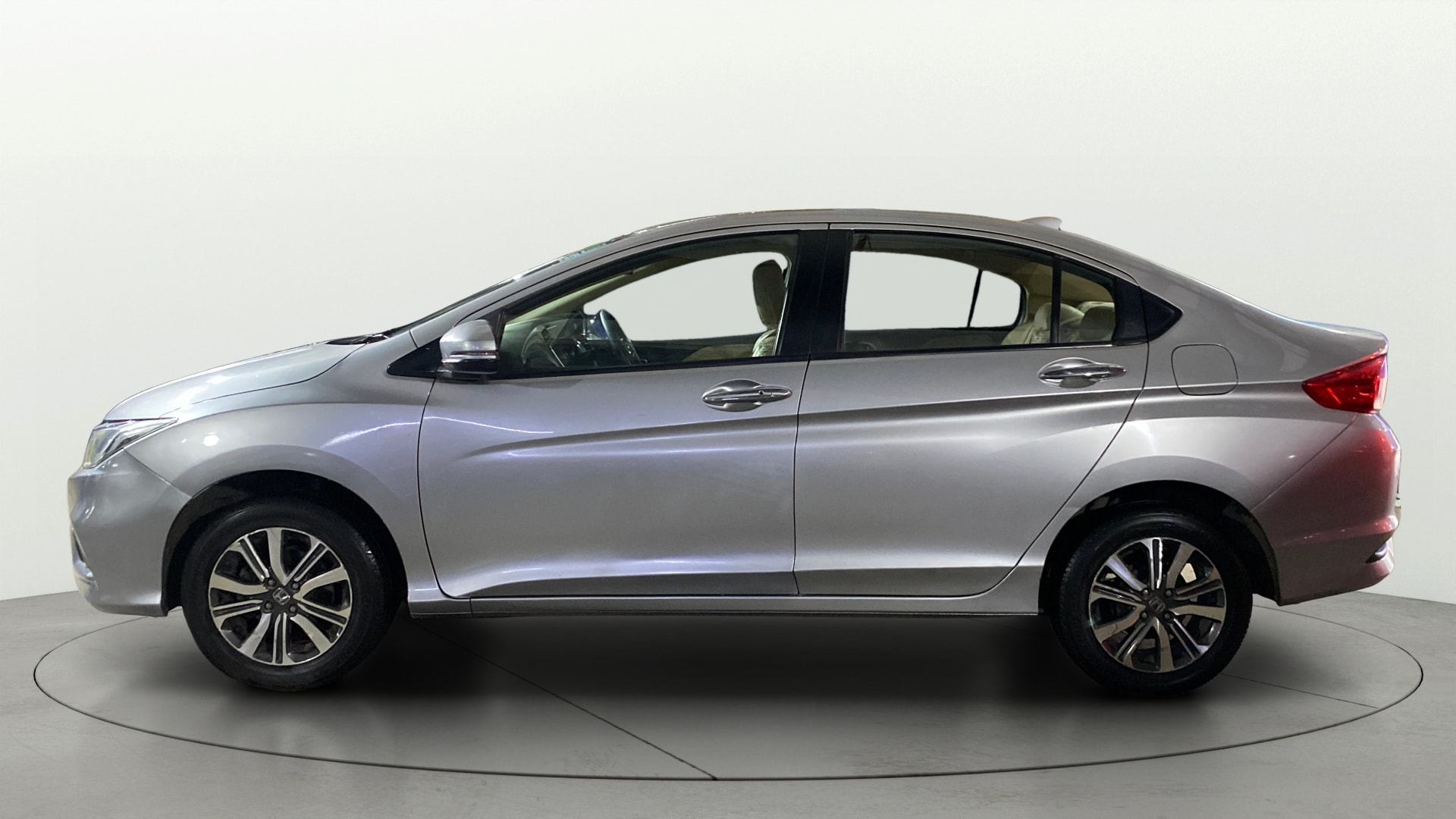 View 2019 Honda City ZX MT Diesel Anniversary Edition Image 6 Used 2019 Honda City ZX MT Diesel Anniversary Edition Image 6