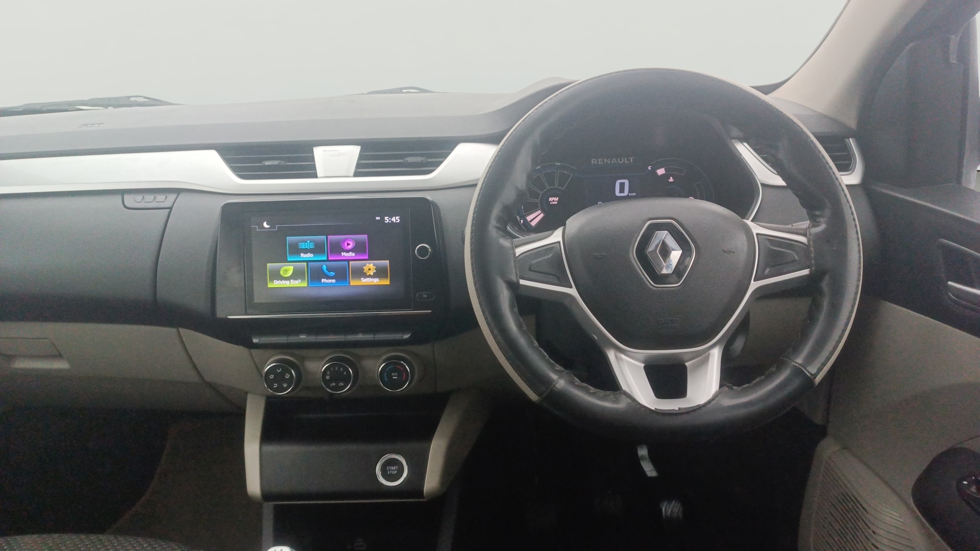 View 2019 Renault Triber RXZ Image 21 Used 2019 Renault Triber RXZ Image 21