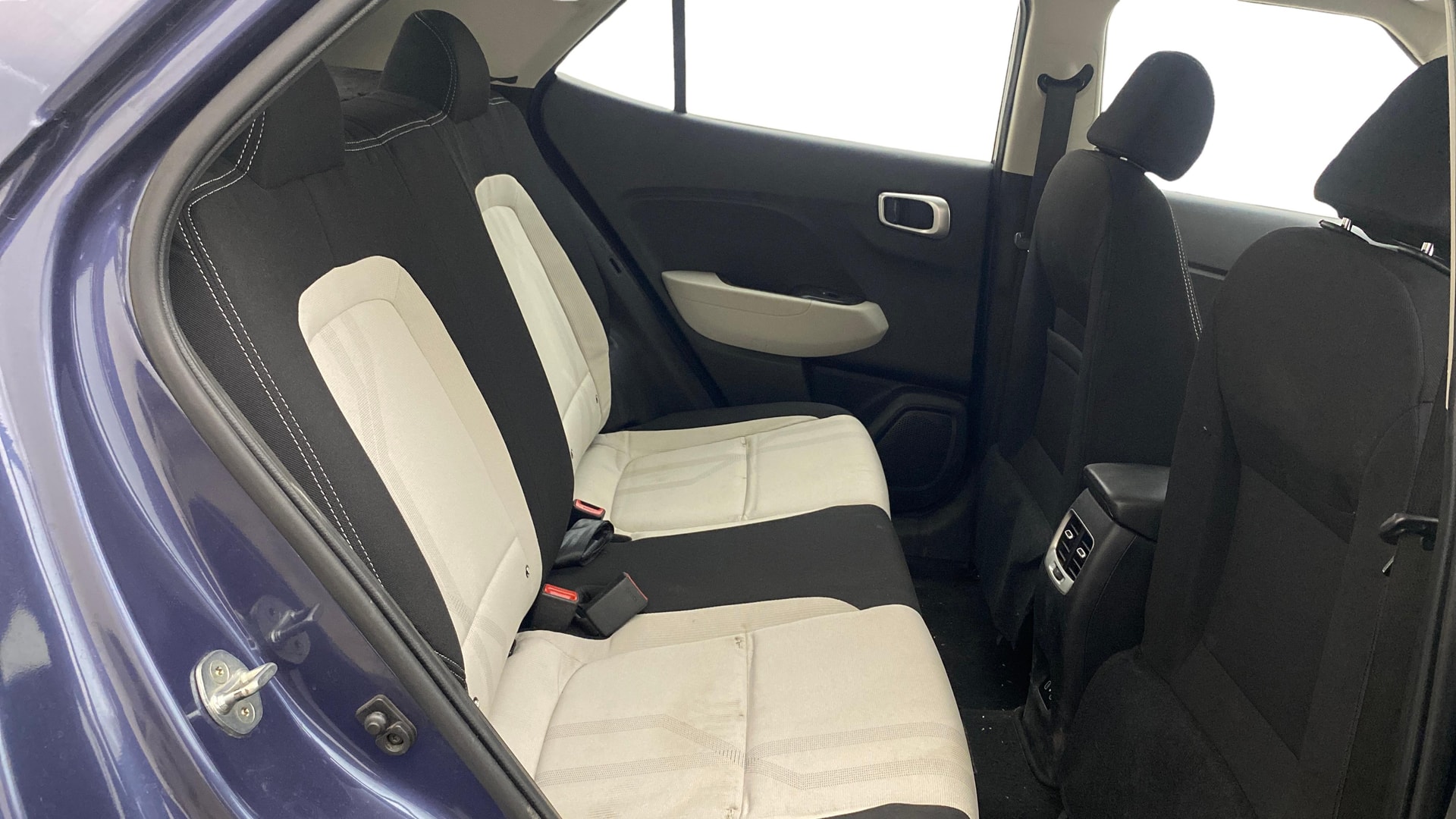 View 2022 Hyundai Venue S Plus 1.5 Diesel MT Image 29 Used 2022 Hyundai Venue S Plus 1.5 Diesel MT Image 29