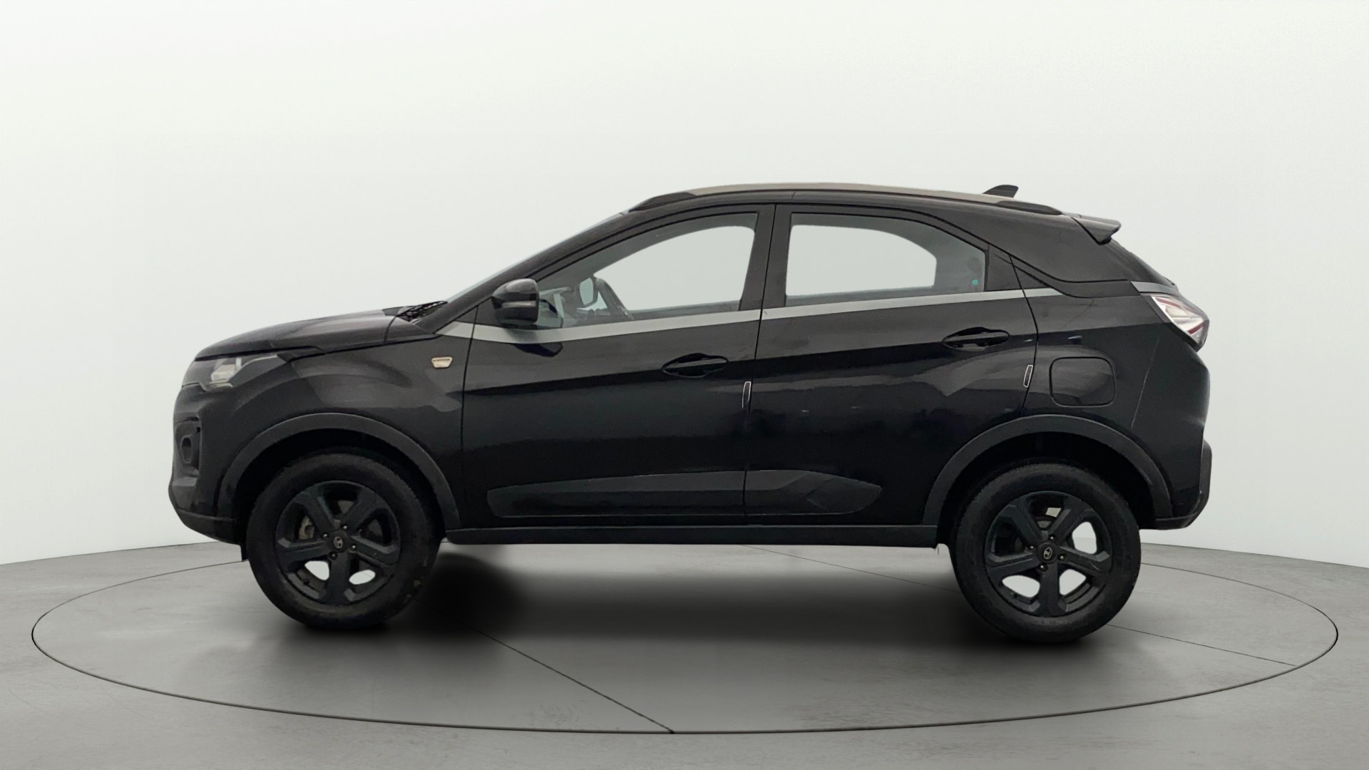 View 2021 Tata Nexon Revotron XE Image 5 Used 2021 Tata Nexon Revotron XE Image 5