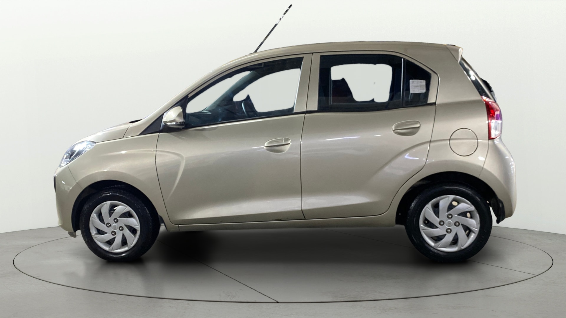View 2020 Hyundai New Santro D-Lite Petrol Image 5 Used 2020 Hyundai New Santro D-Lite Petrol Image 5