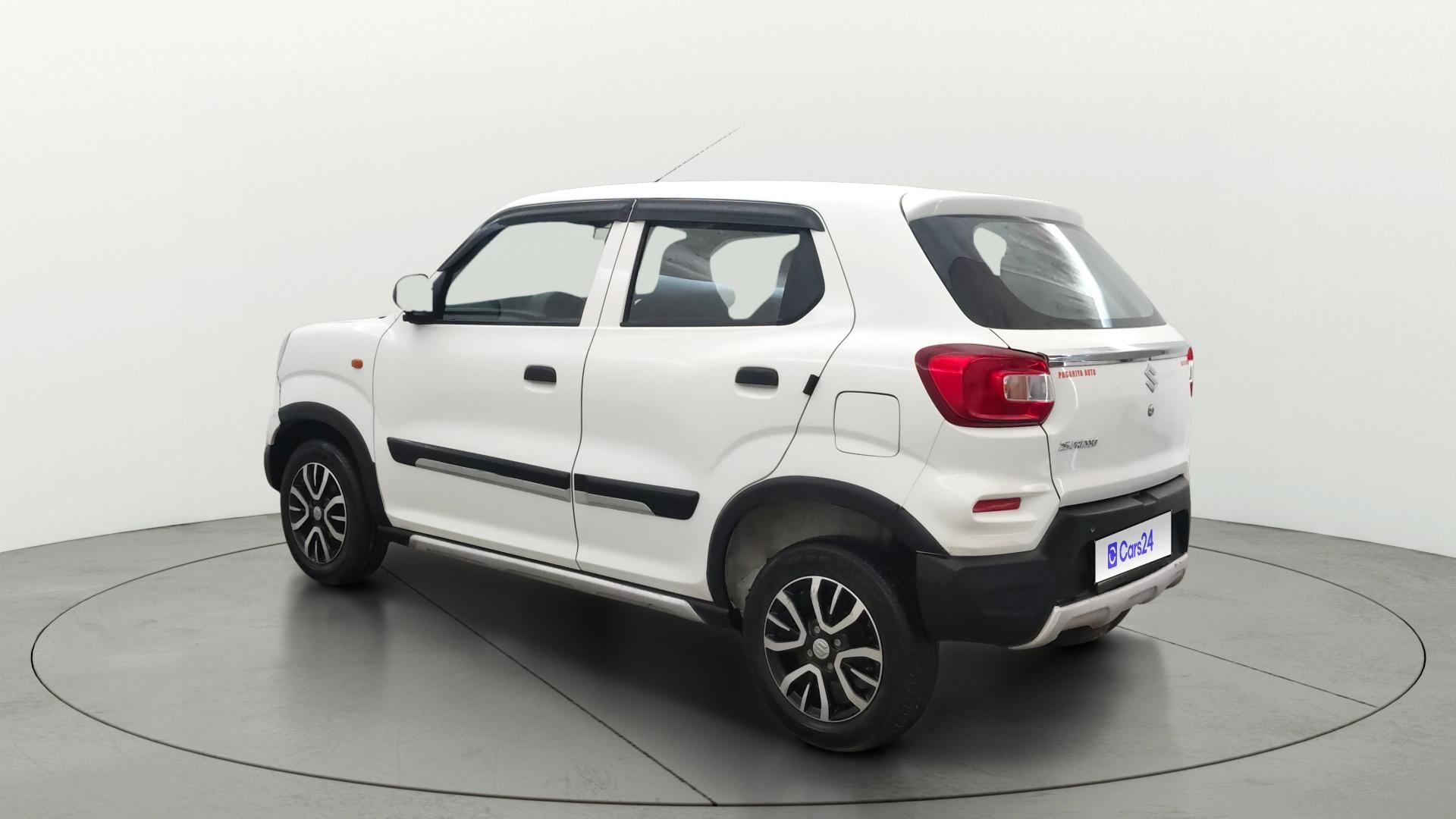 View 2022 Maruti Suzuki 1000 Base Variant Image 2 Used 2022 Maruti Suzuki 1000 Base Variant Image 2