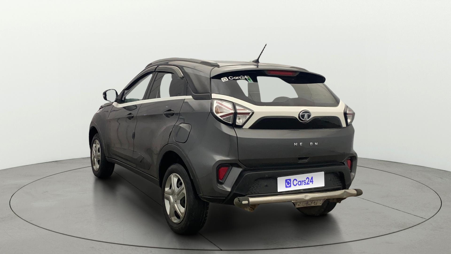 View 2021 Tata Nexon Revotron XE Image 2 Used 2021 Tata Nexon Revotron XE Image 2