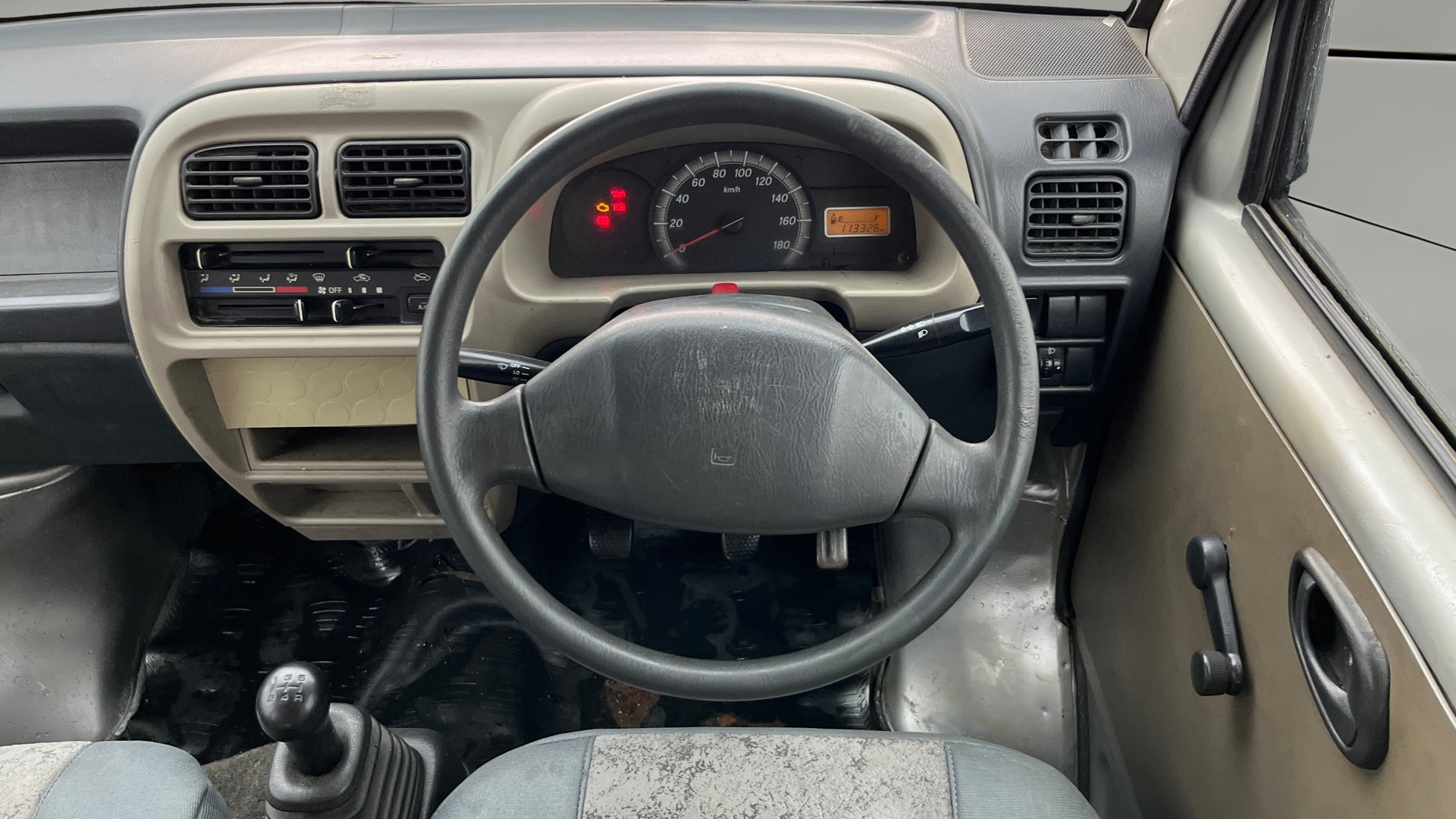 View 2017 Maruti Suzuki 1000 Base Variant Image 20 Used 2017 Maruti Suzuki 1000 Base Variant Image 20
