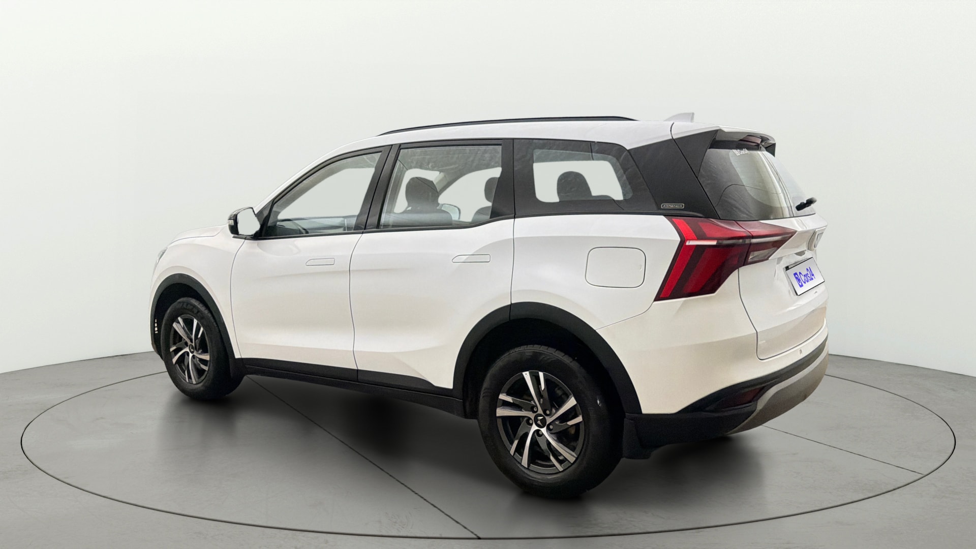 View 2025 Mahindra XUV700 MX Petrol 5 STR Image 2 Used 2025 Mahindra XUV700 MX Petrol 5 STR Image 2