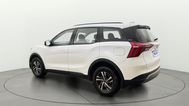 View Mahindra XUV700 Image 2 Used Mahindra XUV700 Image 2