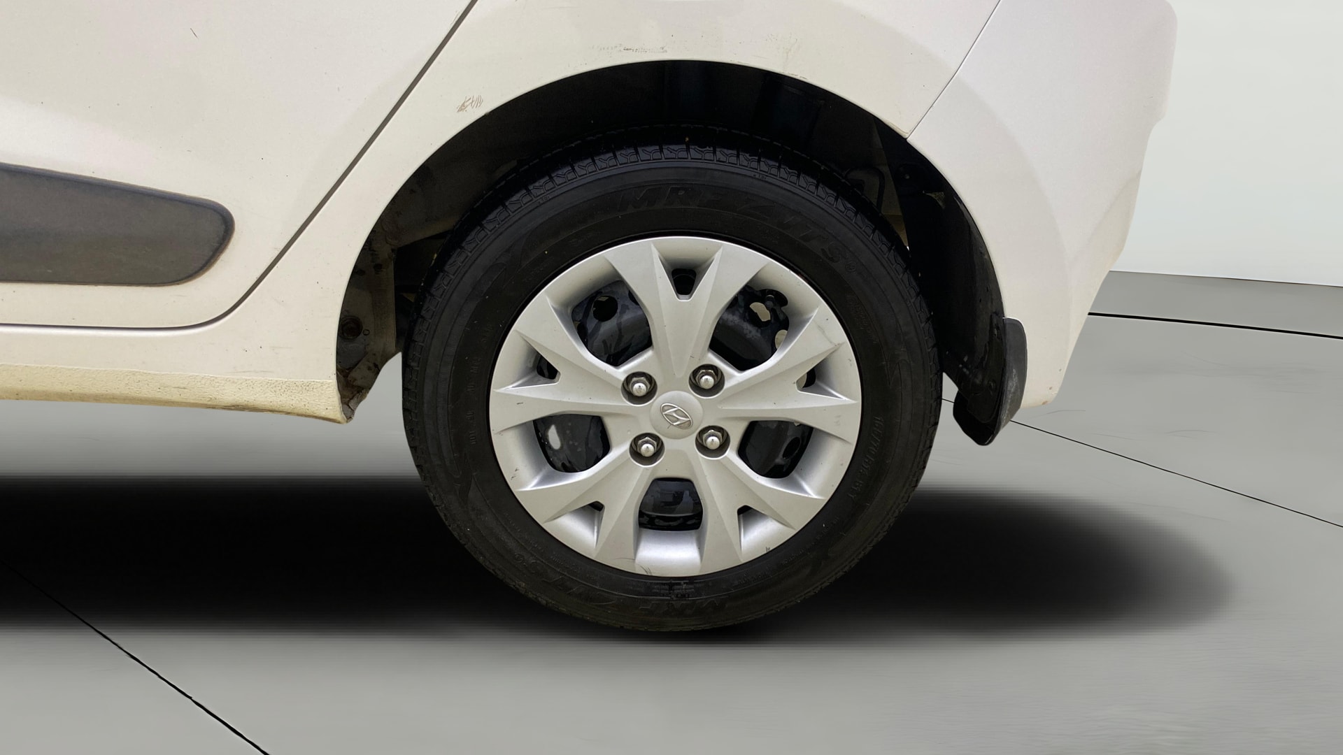 View 2016 Hyundai Grand i10 Sportz 1.2 Kappa Image 11 Used 2016 Hyundai Grand i10 Sportz 1.2 Kappa Image 11