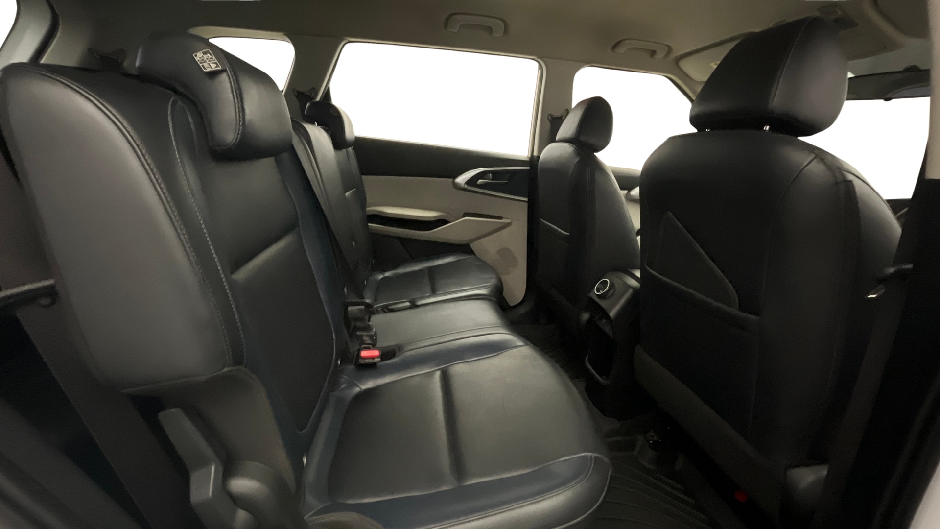 View 2023 Kia Carens Premium 1.5 Petrol 7 STR Image 30 Used 2023 Kia Carens Premium 1.5 Petrol 7 STR Image 30