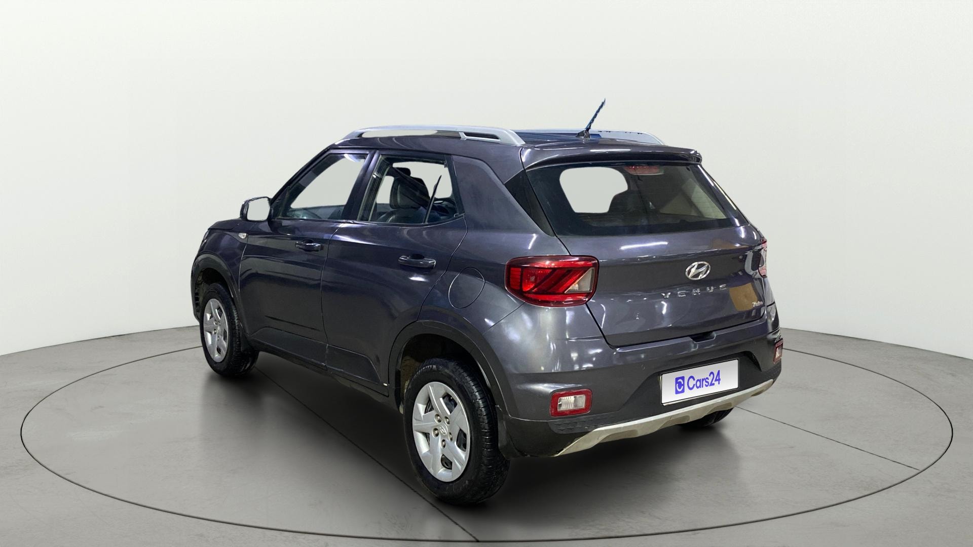 View 2019 Hyundai Venue E 1.2 Petrol BS IV Image 2 Used 2019 Hyundai Venue E 1.2 Petrol BS IV Image 2