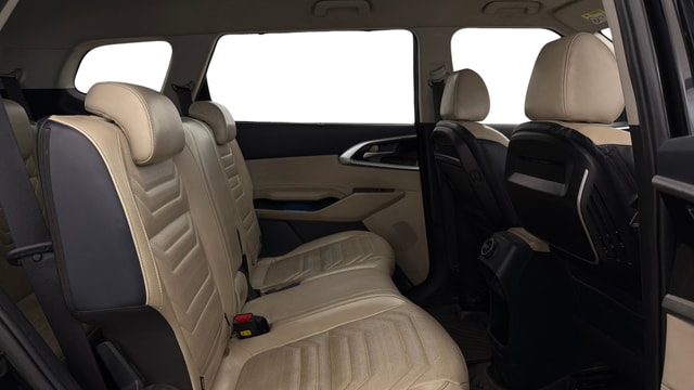 View Kia Carens Image 31 Used Kia Carens Image 31