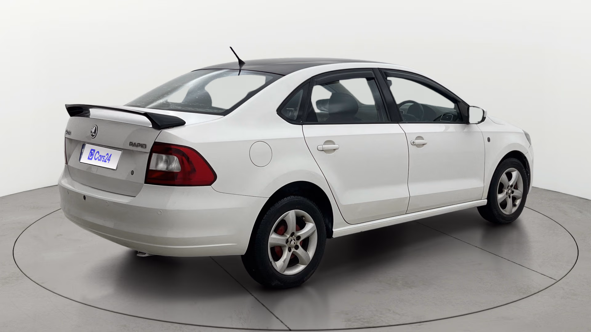 View 2015 Skoda Rapid 1.6 MPI Ambition Petrol BS IV Image 41 Used 2015 Skoda Rapid 1.6 MPI Ambition Petrol BS IV Image 41