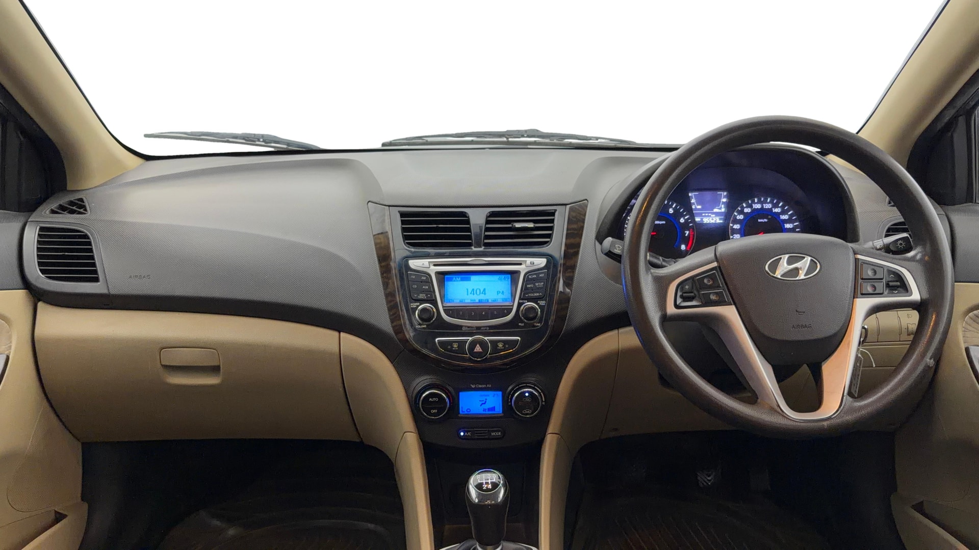 View 2014 Hyundai Fluidic Verna 1.6 VTVT SX Image 15 Used 2014 Hyundai Fluidic Verna 1.6 VTVT SX Image 15