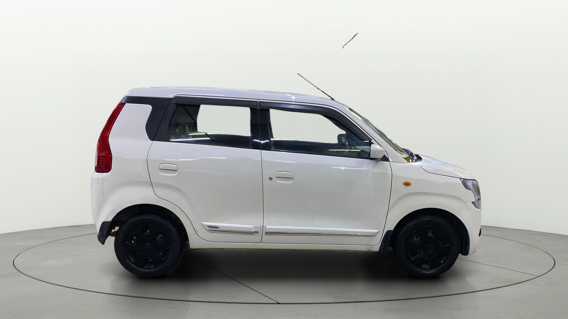 View 2019 Maruti Suzuki 1000 Base Variant Image 29 Used 2019 Maruti Suzuki 1000 Base Variant Image 29