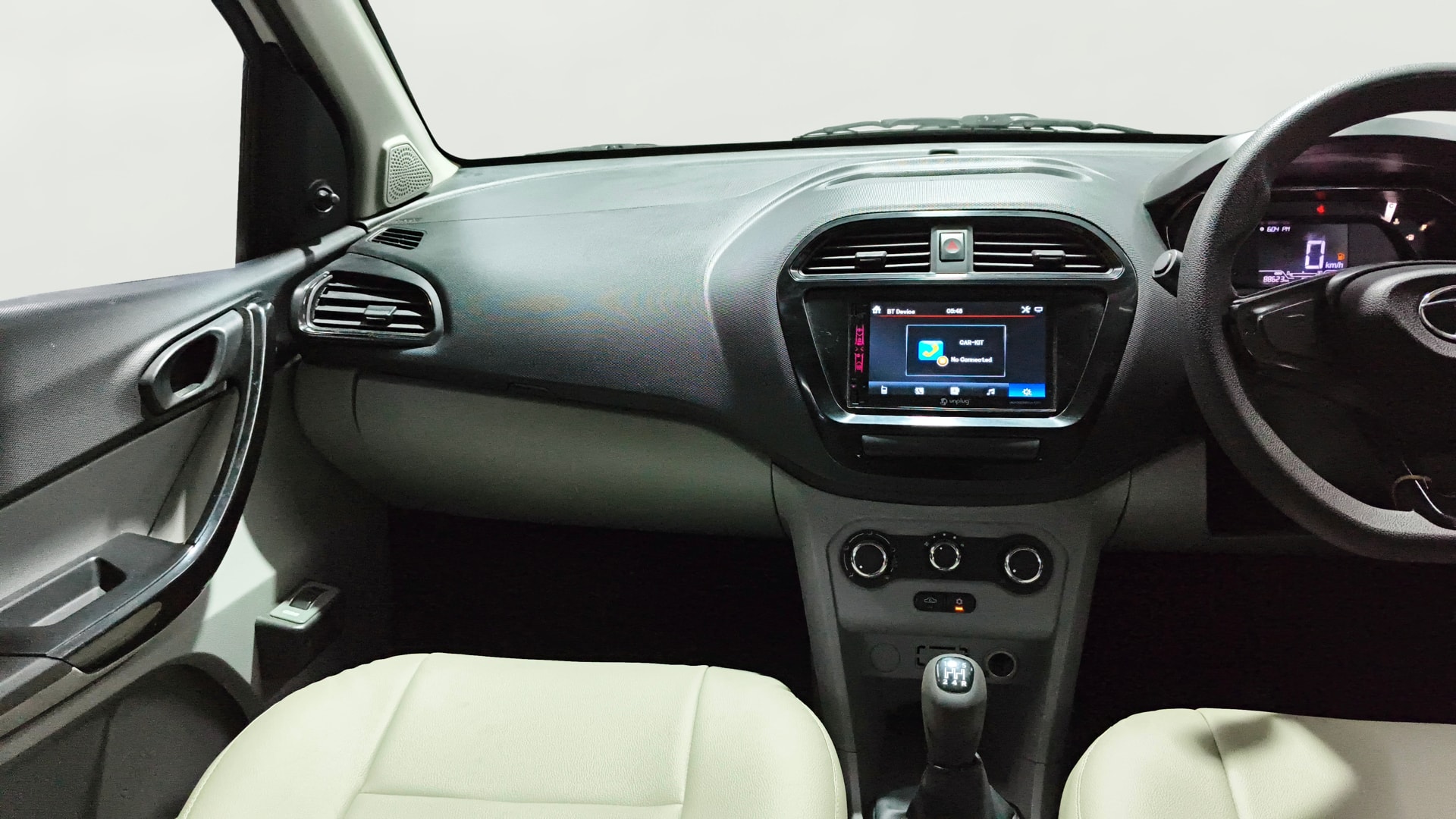 View 2020 Tata Tiago Revotorq XB Image 17 Used 2020 Tata Tiago Revotorq XB Image 17