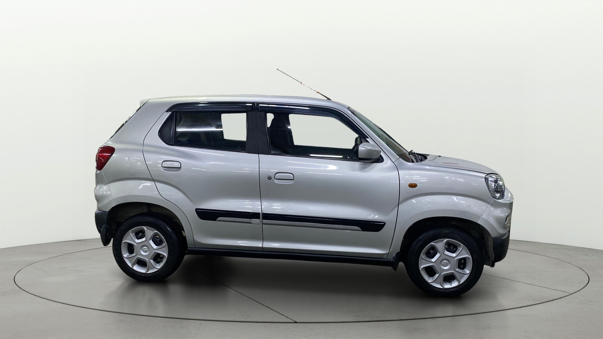 View 2022 Maruti Suzuki 1000 Base Variant Image 26 Used 2022 Maruti Suzuki 1000 Base Variant Image 26