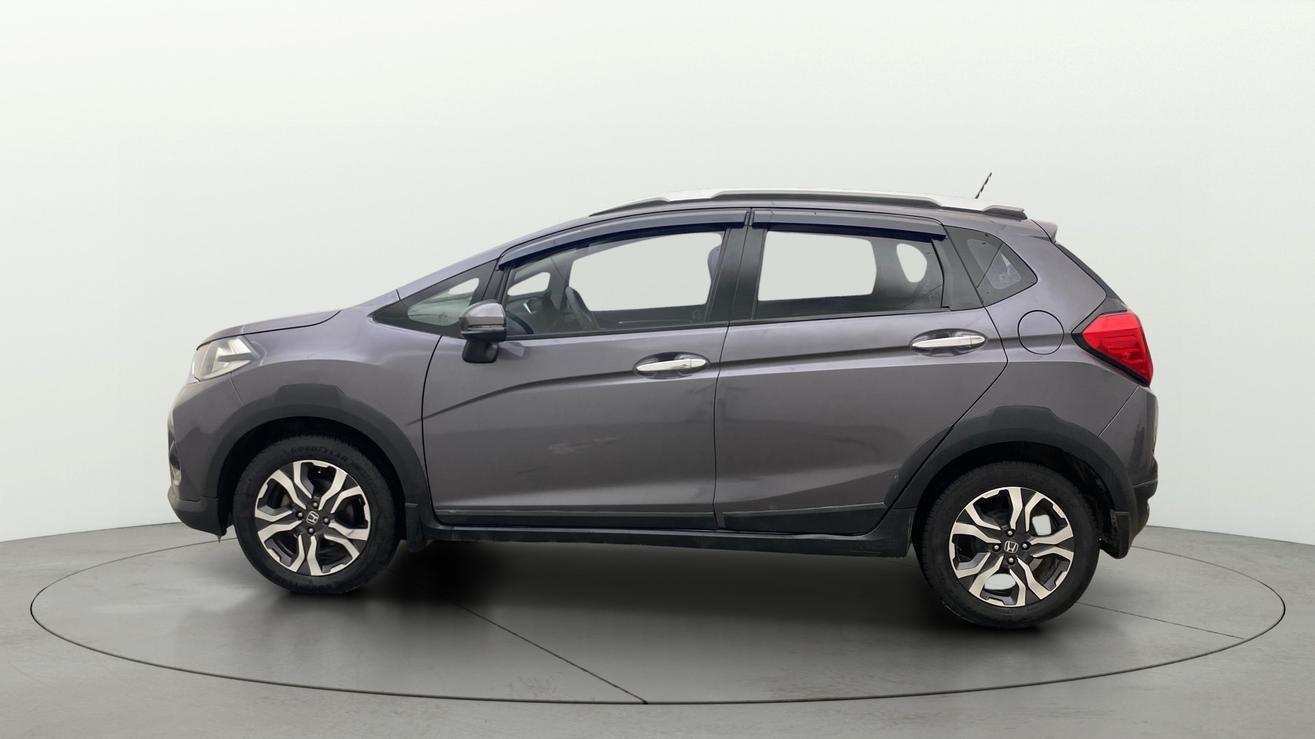View 2018 Honda WR-V S MT Diesel Edge Edition Image 5 Used 2018 Honda WR-V S MT Diesel Edge Edition Image 5