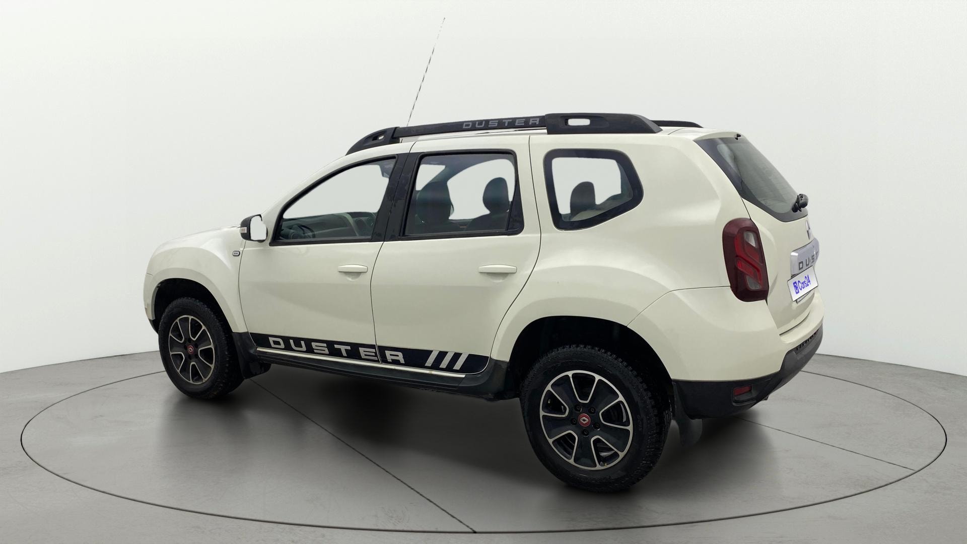 View 2017 Renault Duster Petrol RxS CVT Petrol Image 2 Used 2017 Renault Duster Petrol RxS CVT Petrol Image 2