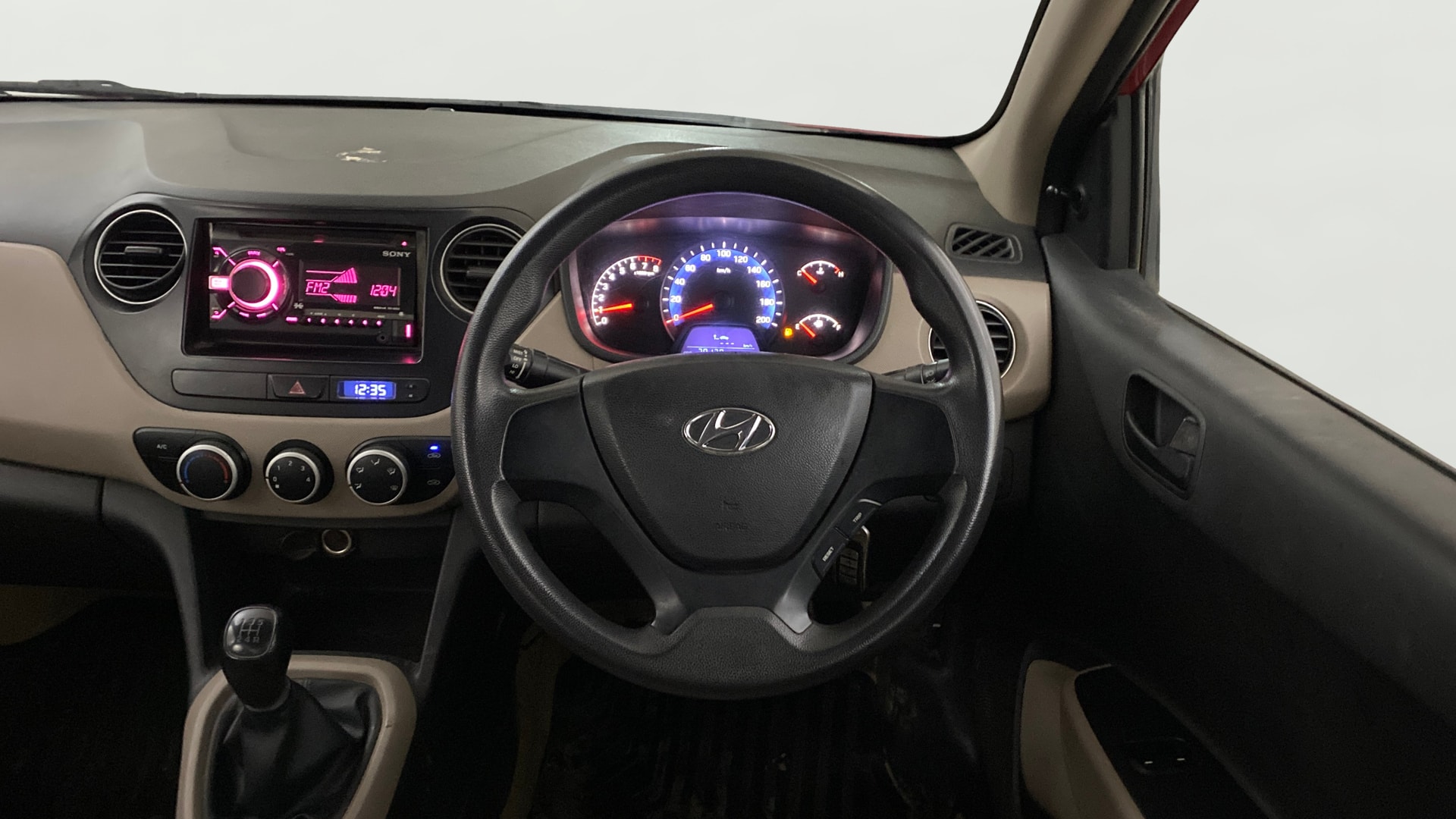 View 2016 Hyundai Xcent Base Petrol Image 20 Used 2016 Hyundai Xcent Base Petrol Image 20