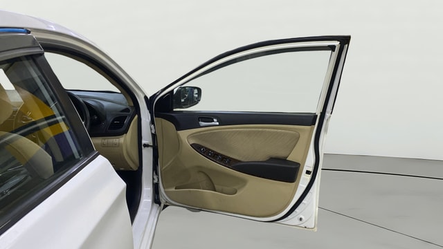 View Hyundai Fluidic Verna Image 45 Used Hyundai Fluidic Verna Image 45