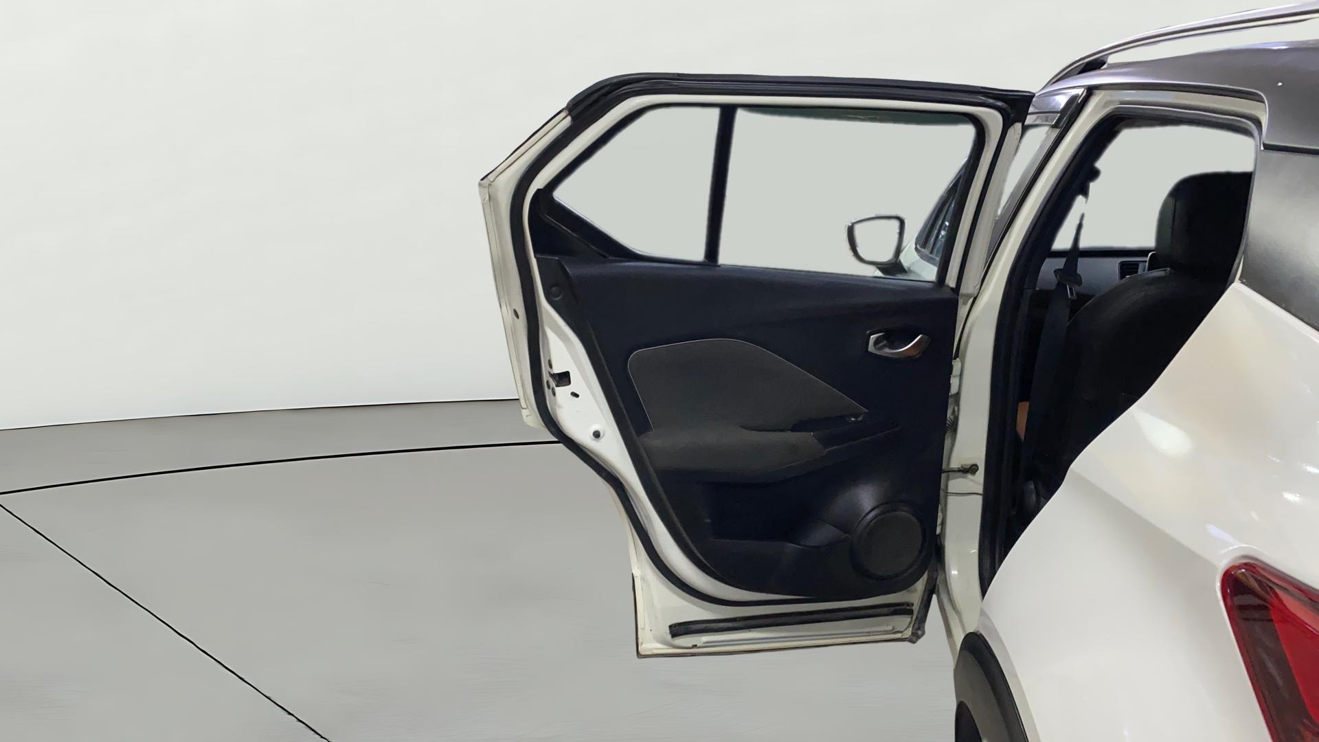 Used 2021 Nissan Kicks Used 2021 Nissan Kicks
