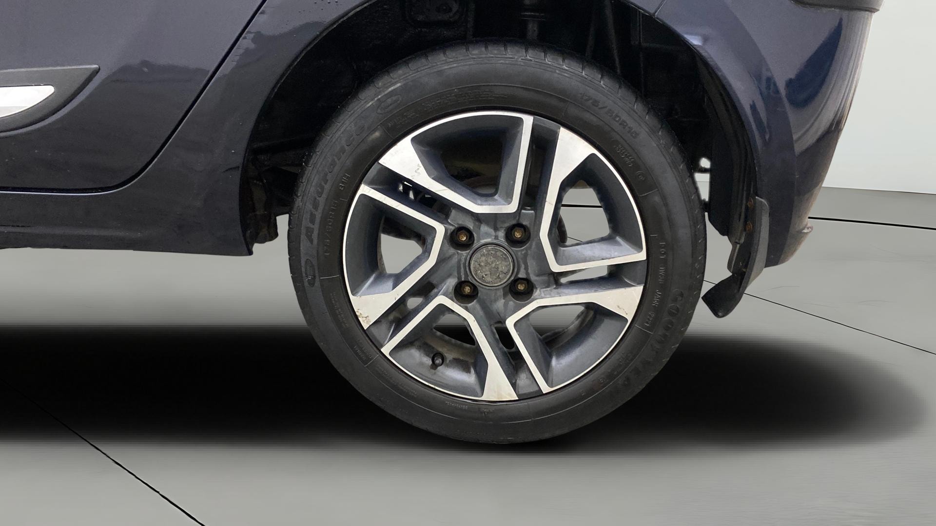 View 2021 Tata Tiago Revotorq XB Image 11 Used 2021 Tata Tiago Revotorq XB Image 11