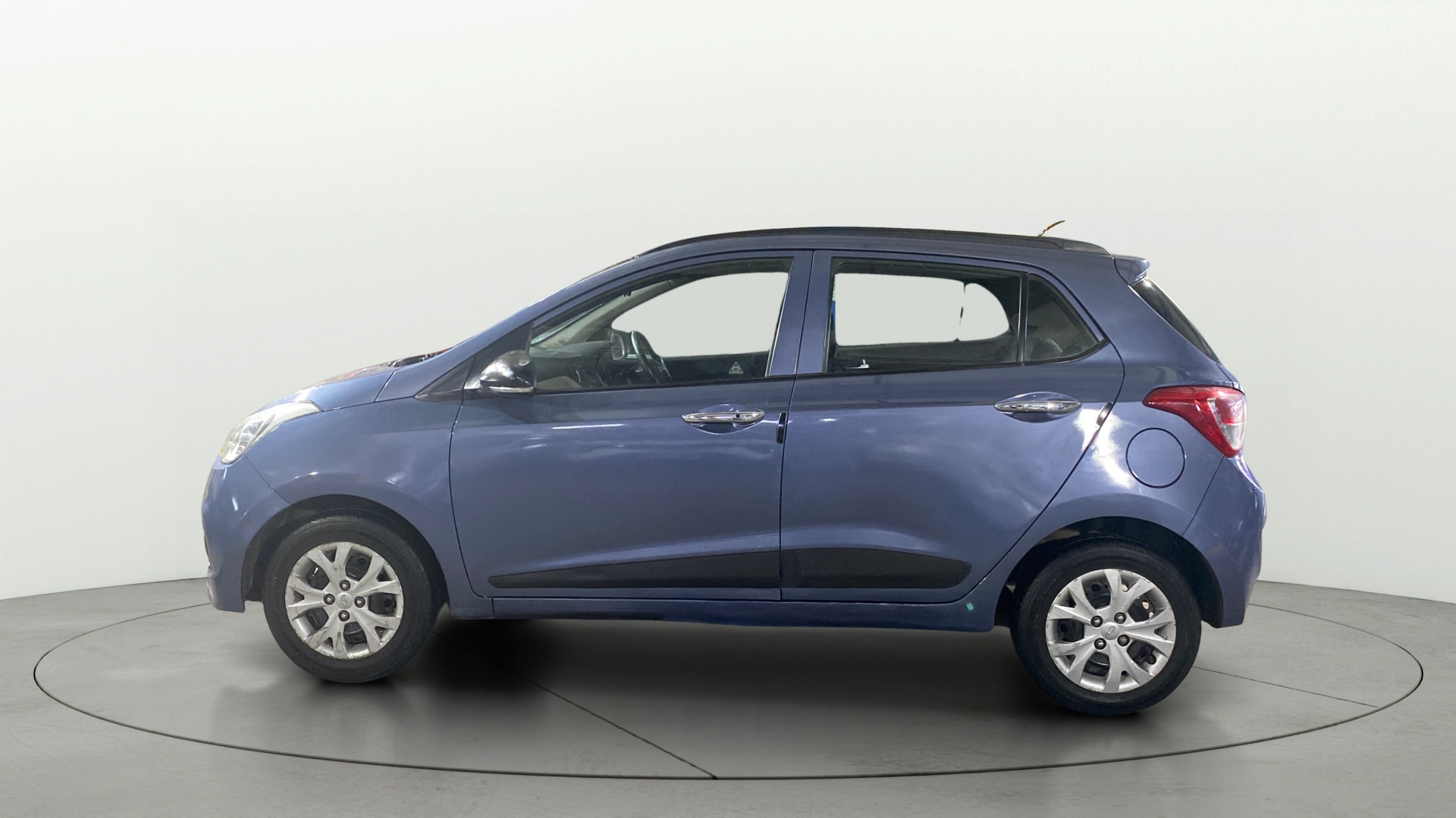 View 2015 Hyundai Grand i10 Sportz 1.2 Kappa Image 5 Used 2015 Hyundai Grand i10 Sportz 1.2 Kappa Image 5