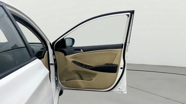 View Hyundai Fluidic Verna Image 45 Used Hyundai Fluidic Verna Image 45