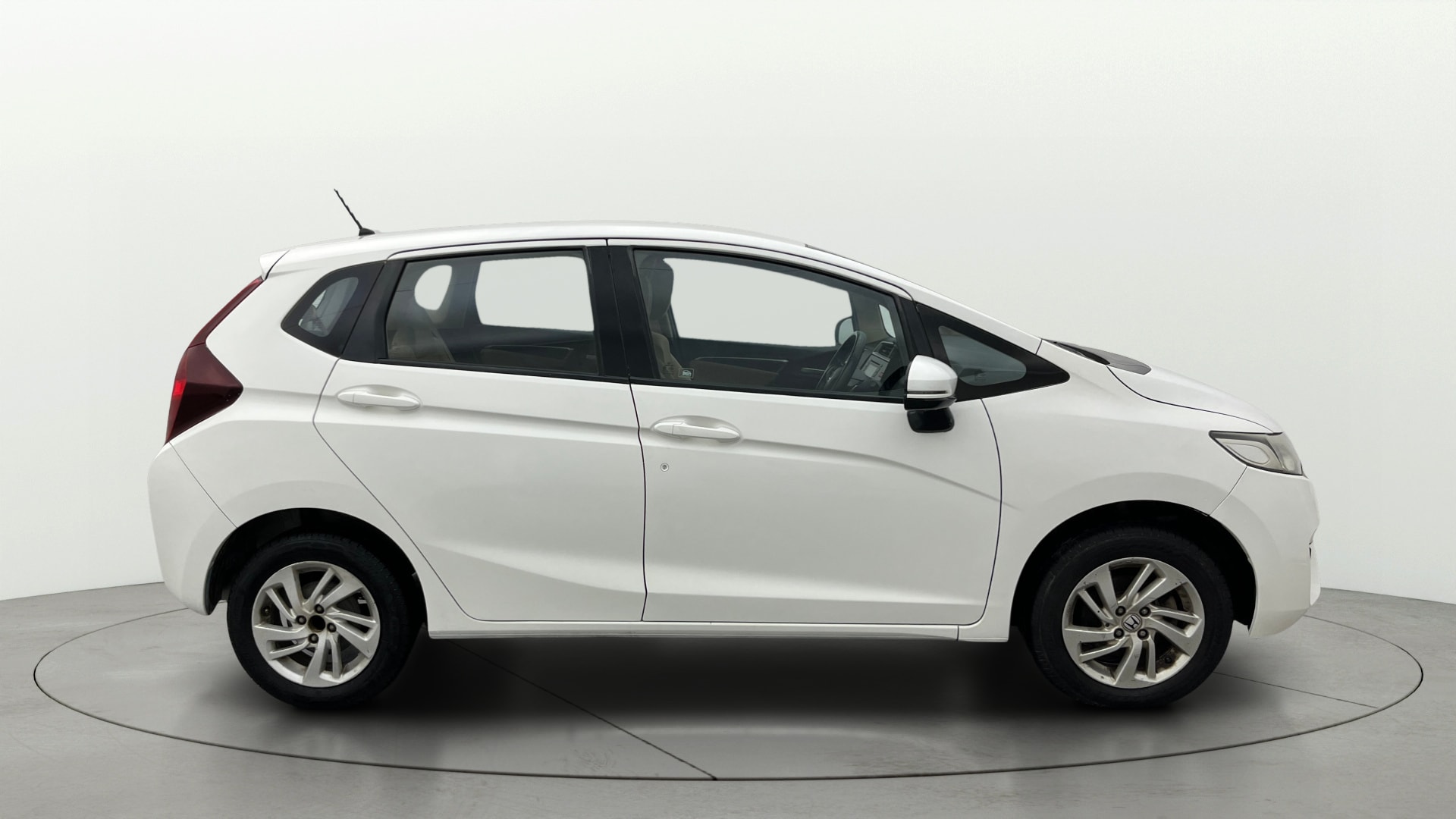 View 2015 Honda Jazz E MT Diesel Image 28 Used 2015 Honda Jazz E MT Diesel Image 28