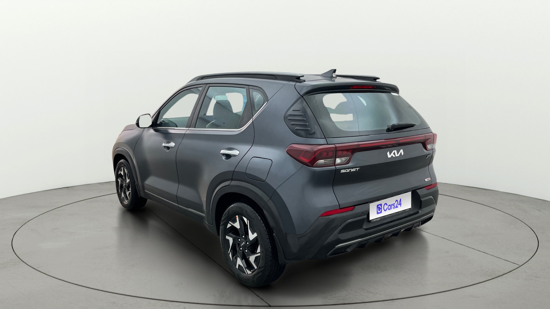 View 2023 Kia Sonet X-Line DCT Petrol Image 2 Used 2023 Kia Sonet X-Line DCT Petrol Image 2