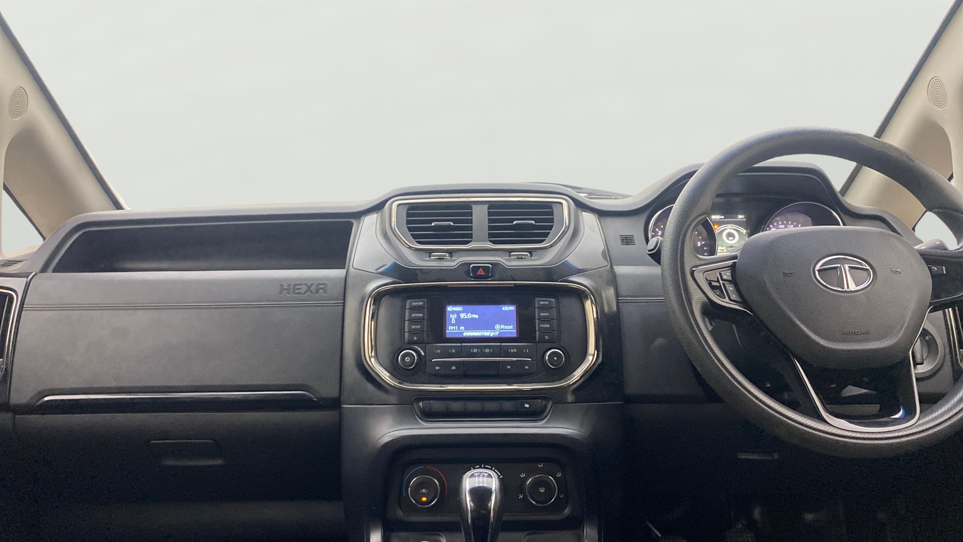View 2018 Tata Hexa XE 4X2 Image 18 Used 2018 Tata Hexa XE 4X2 Image 18
